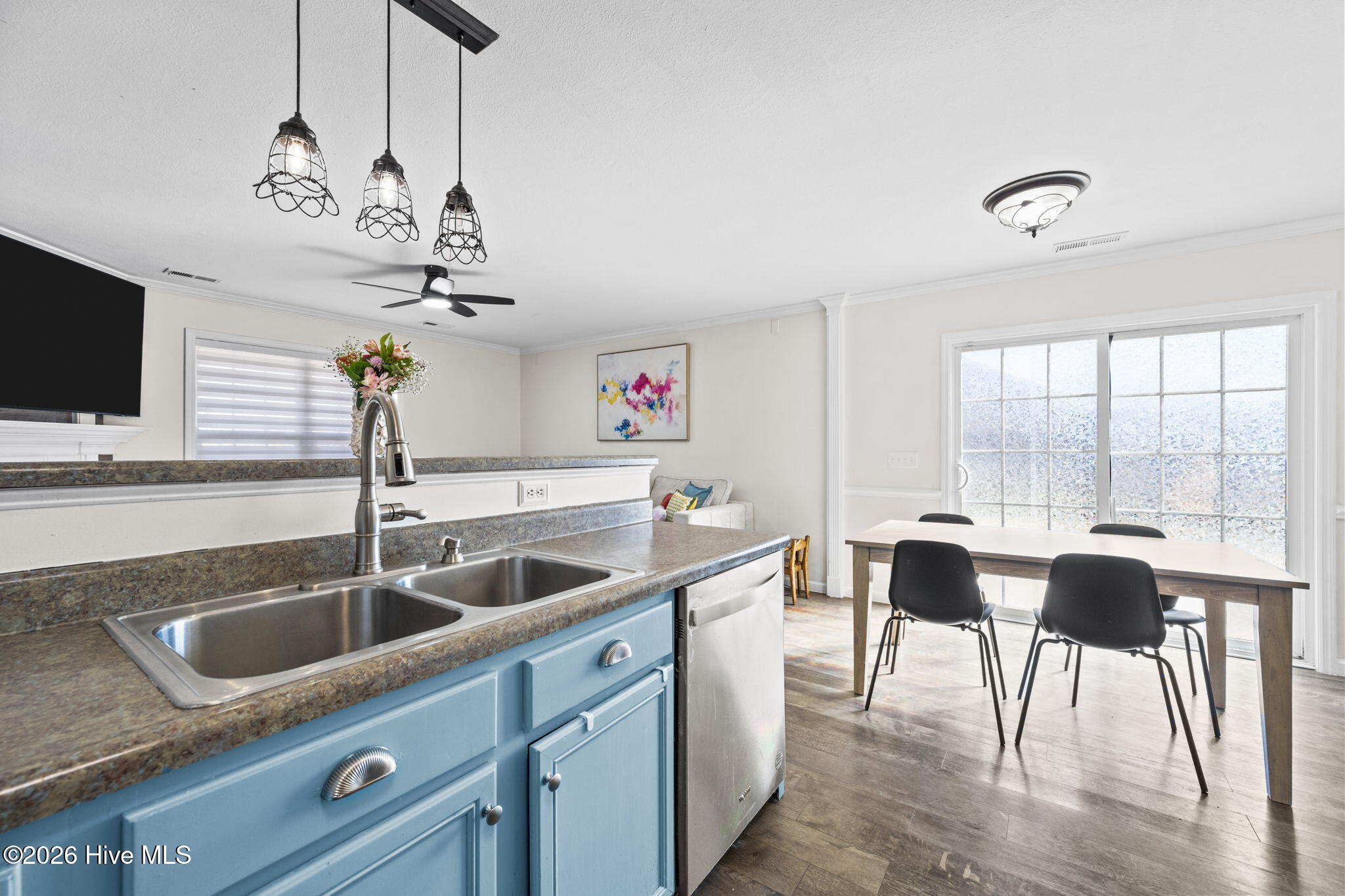 100556653 | Photo 13