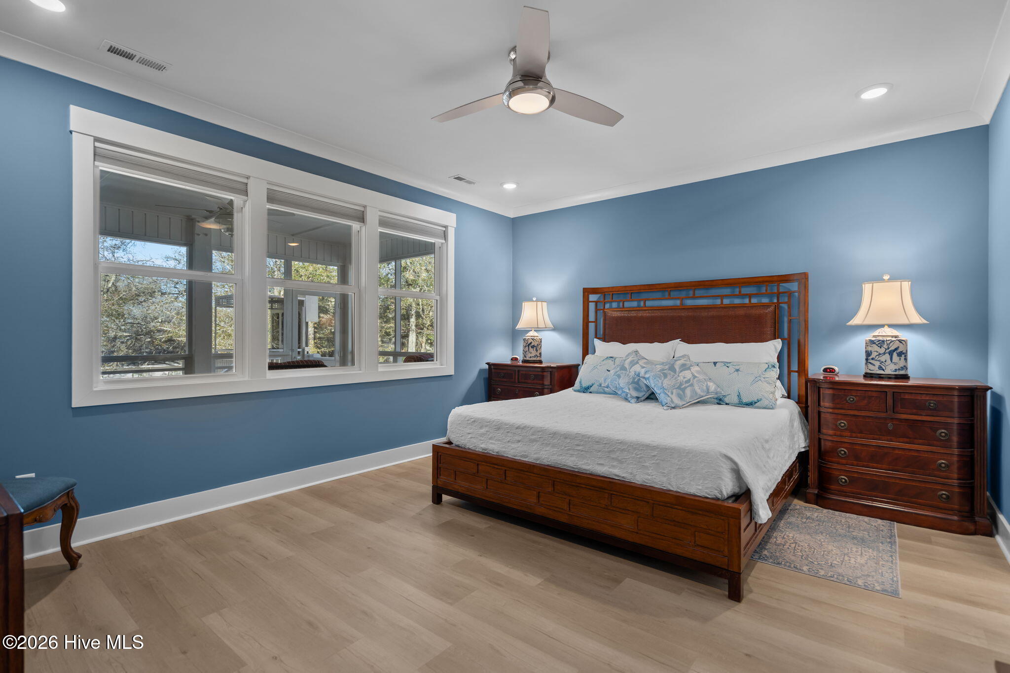 100546966 | Photo 25