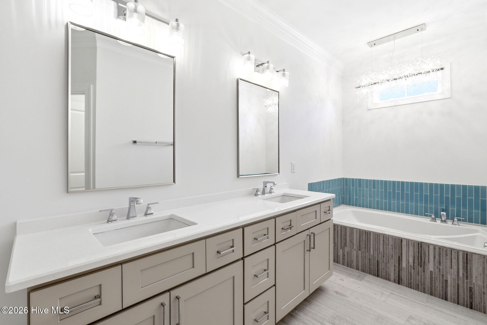 100565030 | Photo 27