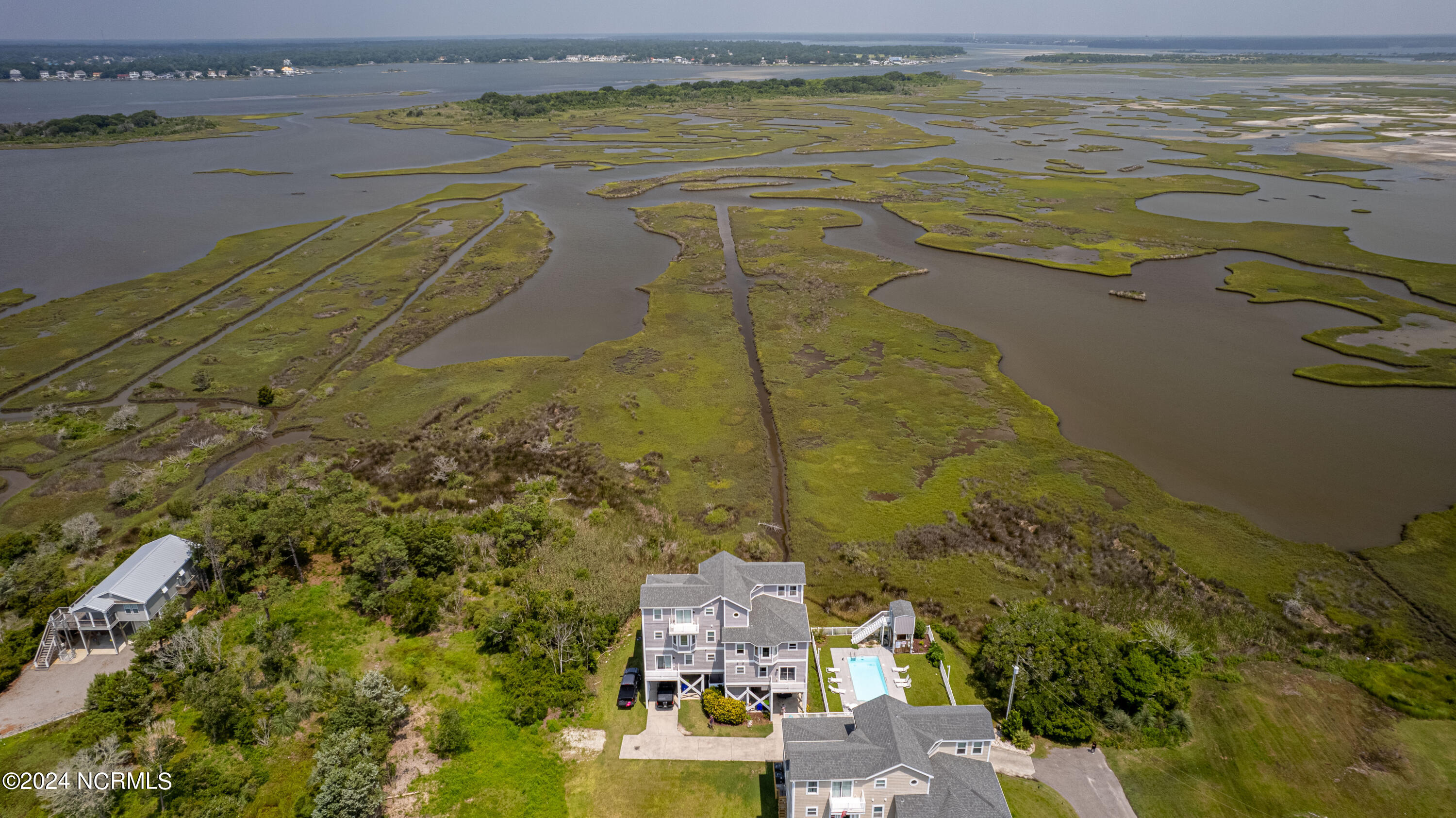 100533731 | Photo 58