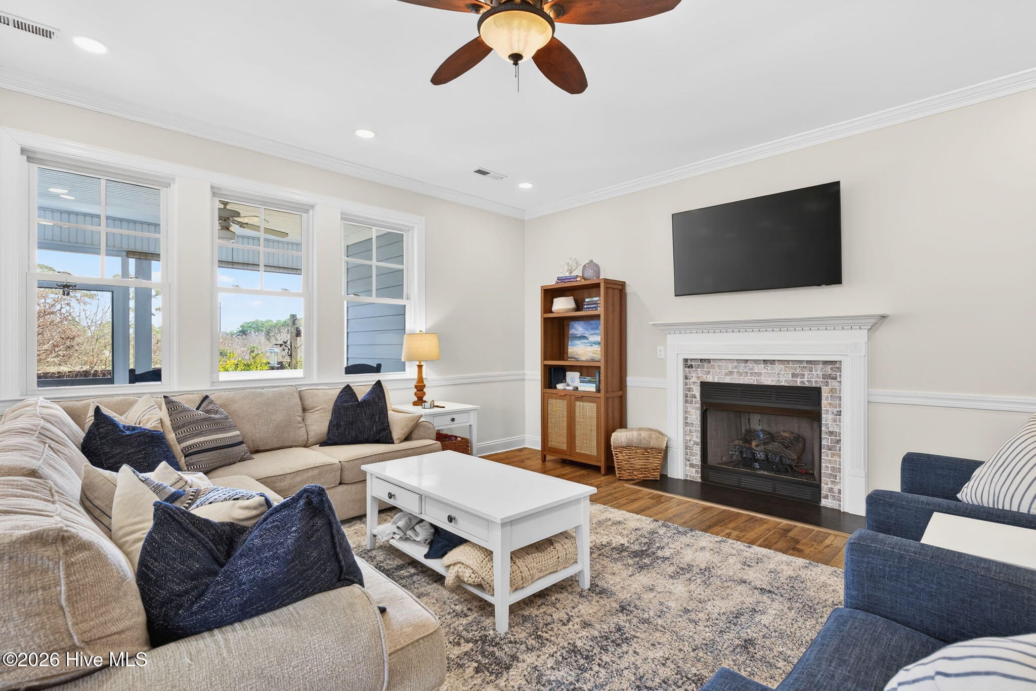 100558158 | Photo 16