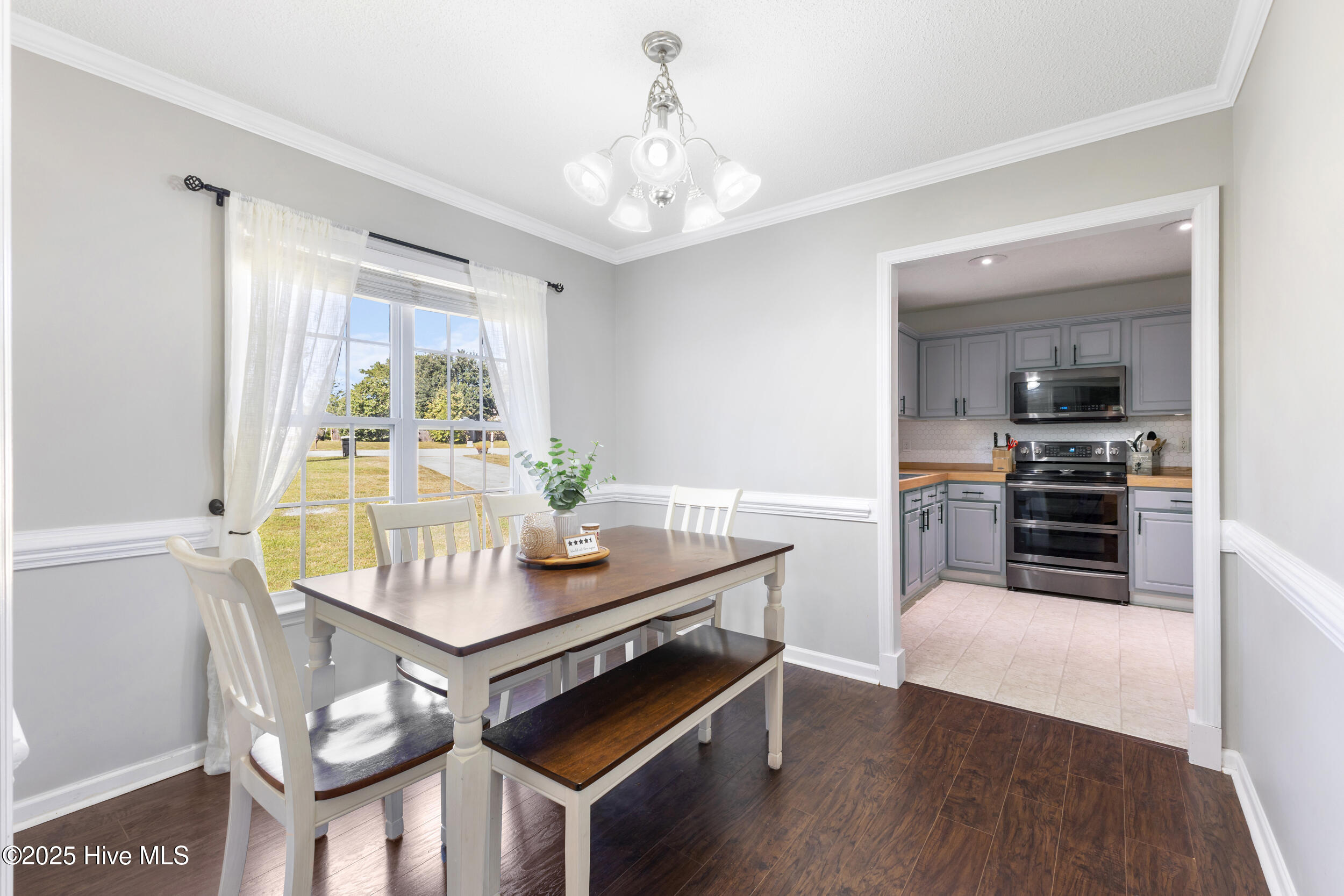 102 Lunington Mill Circle, Burgaw, NC 28425 – photo 12: Dining Room