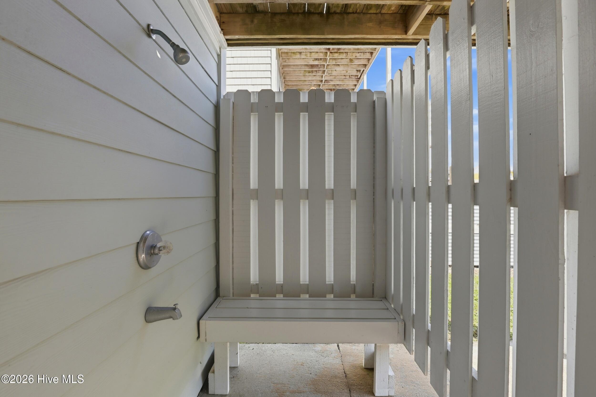 100559731 | Photo 50