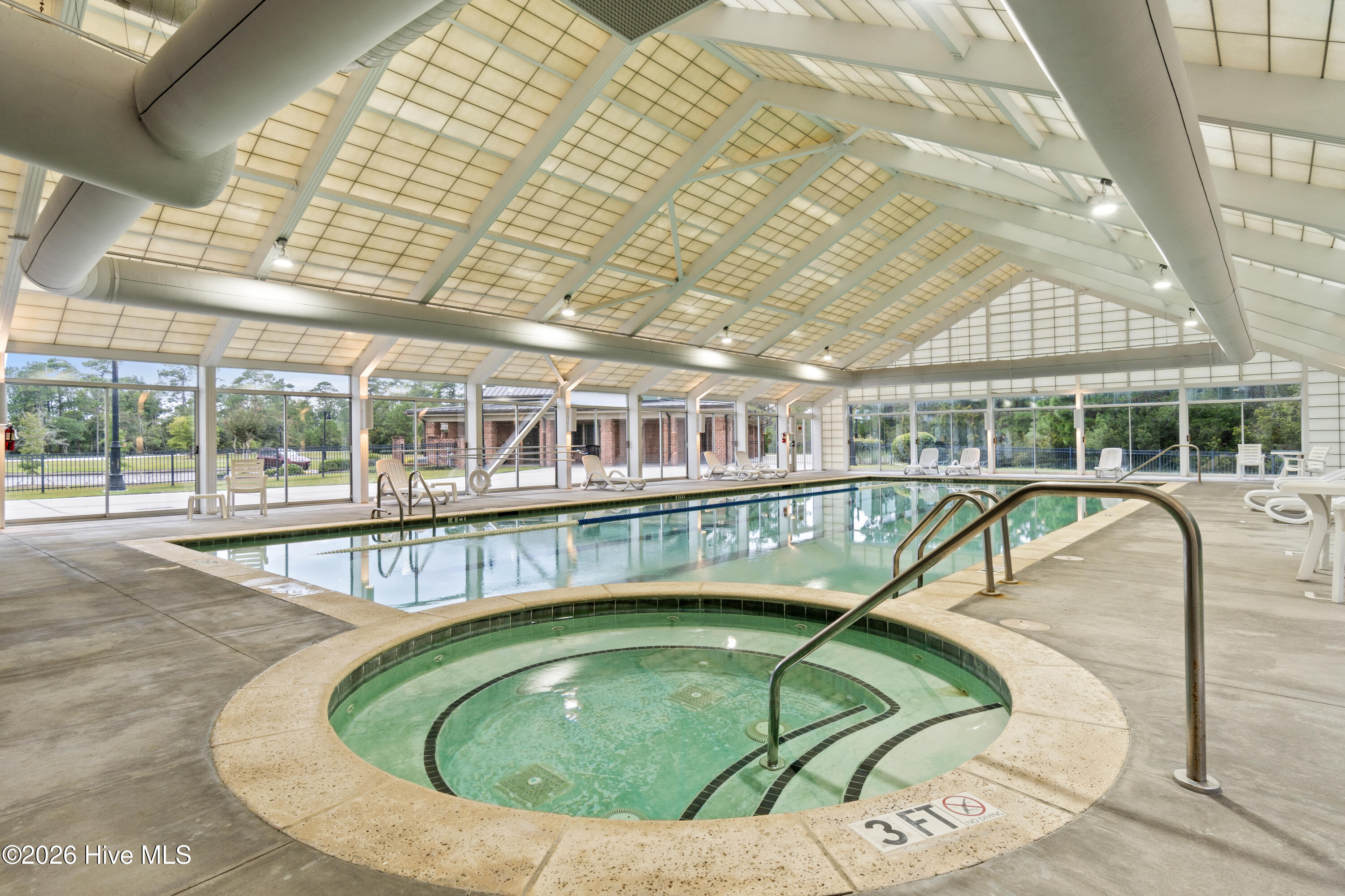 100558645 | Photo 50