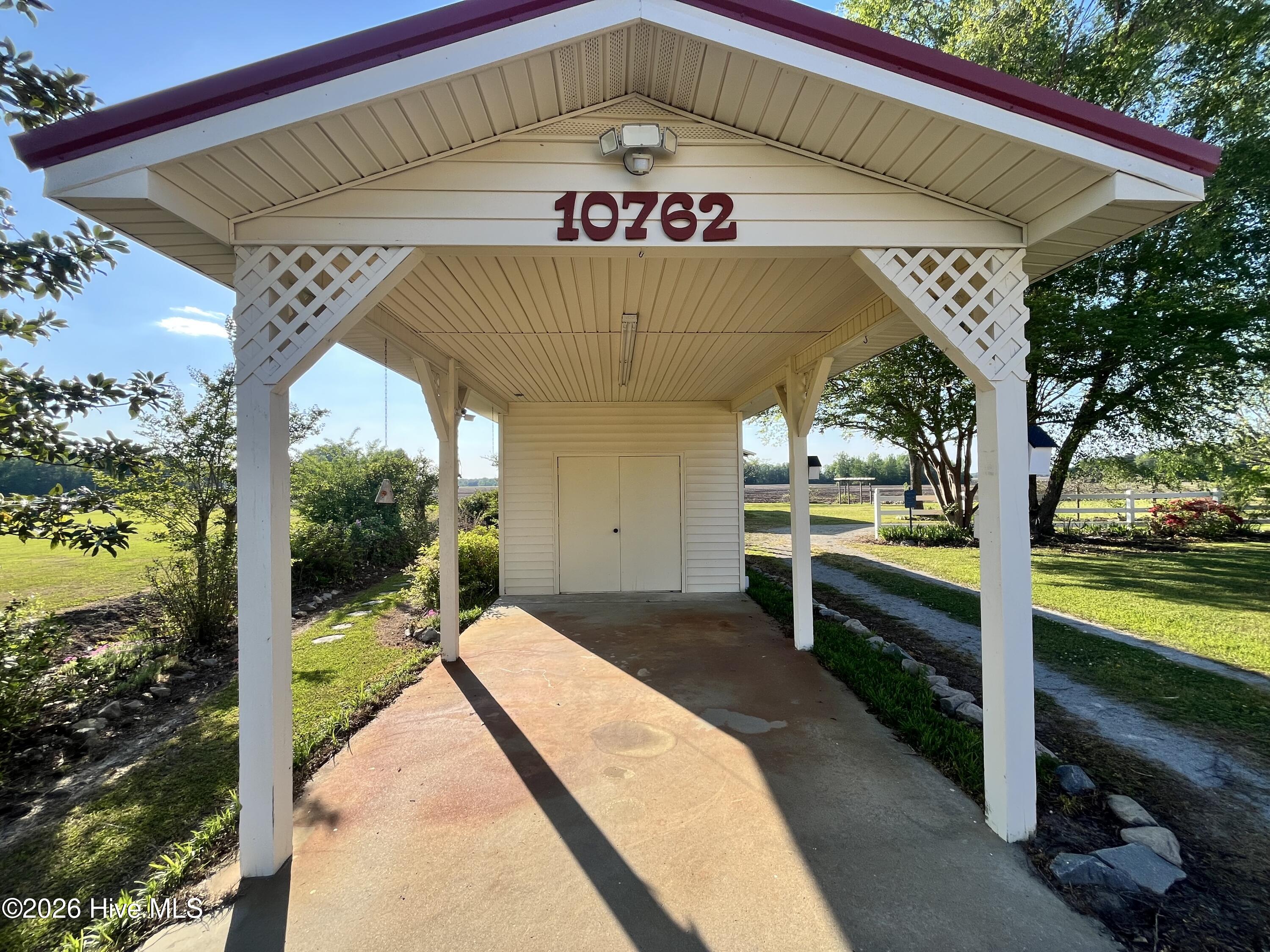 100567064 | Photo 15