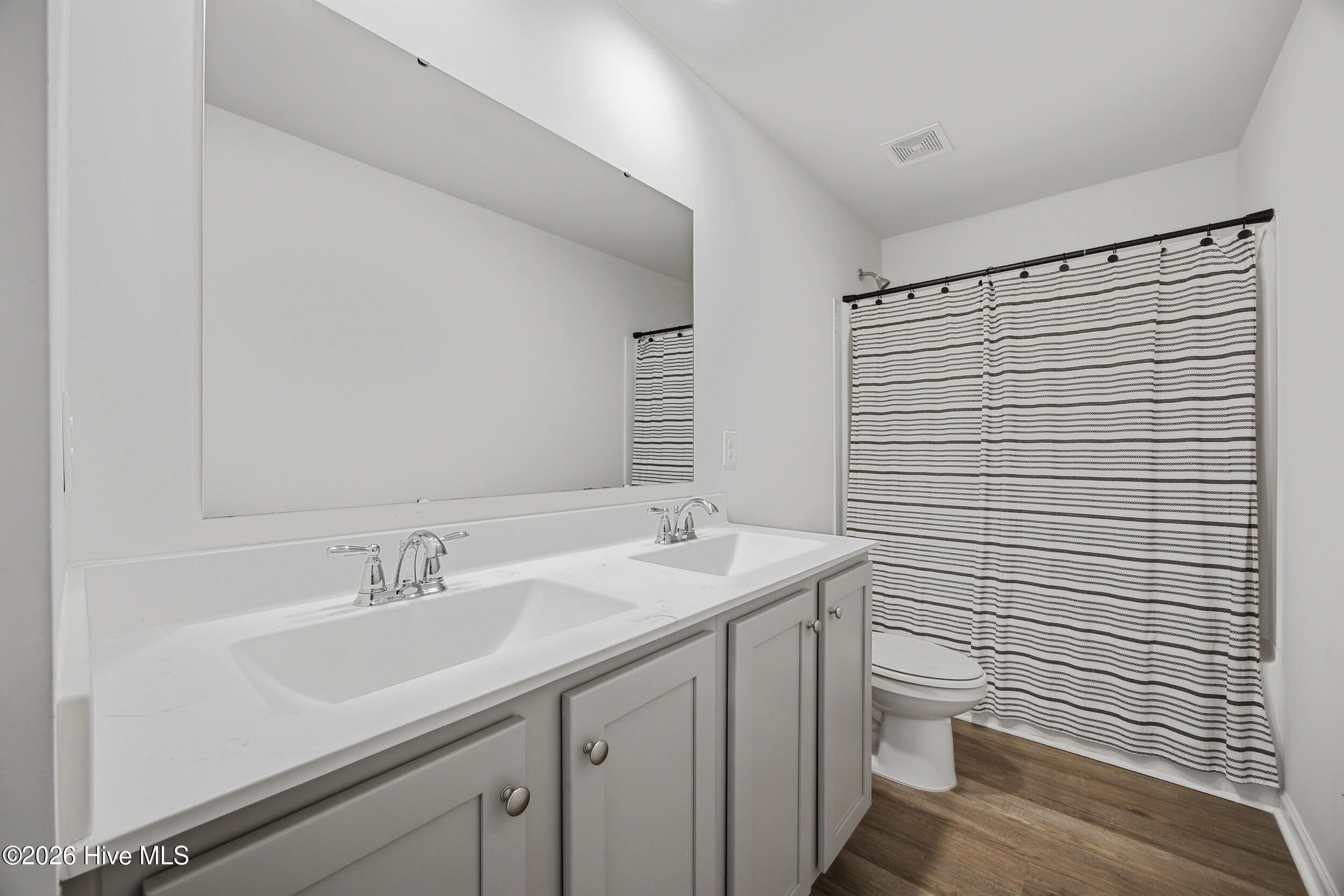 100566602 | Photo 20