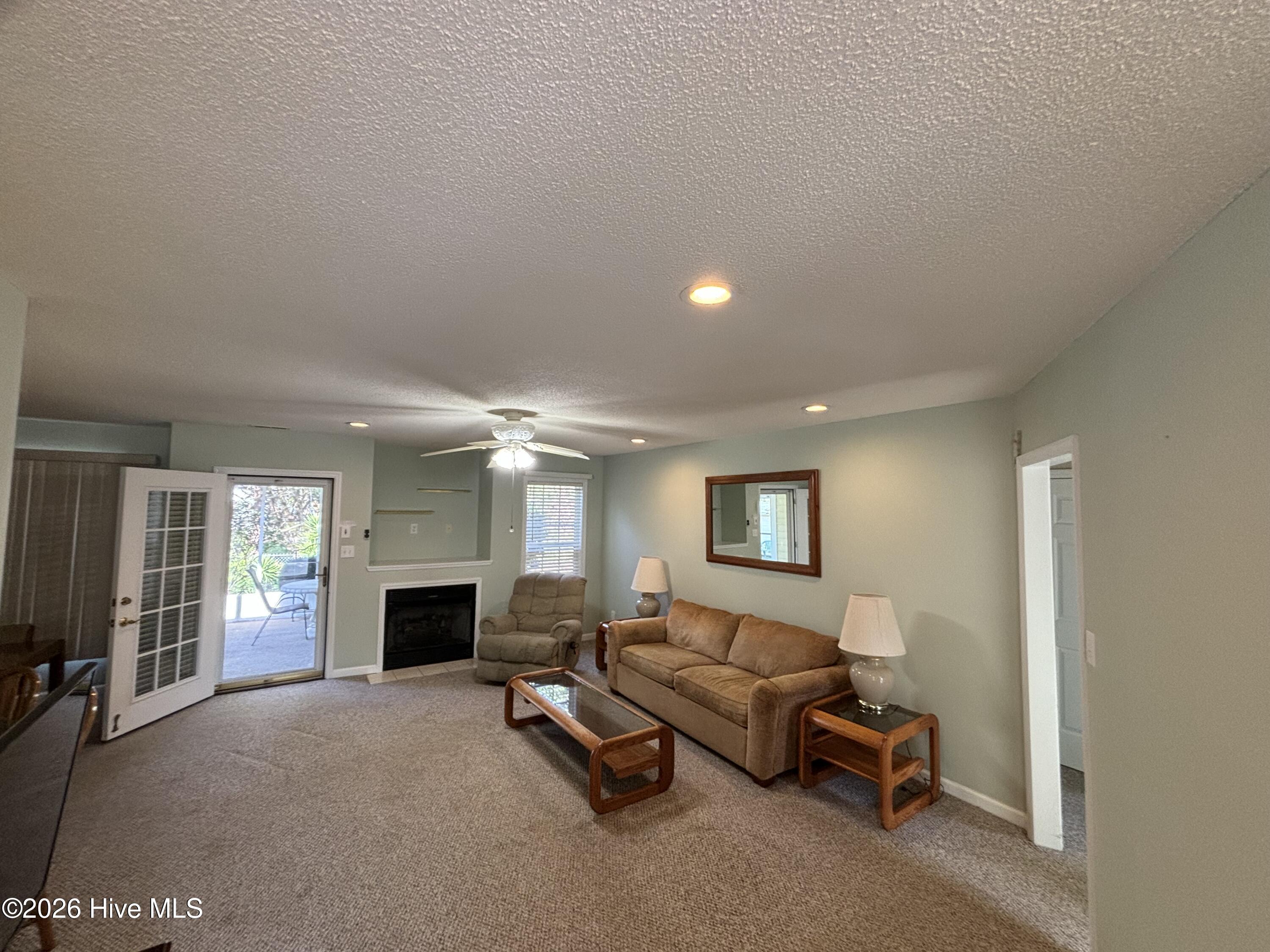 100561448 | Photo 38