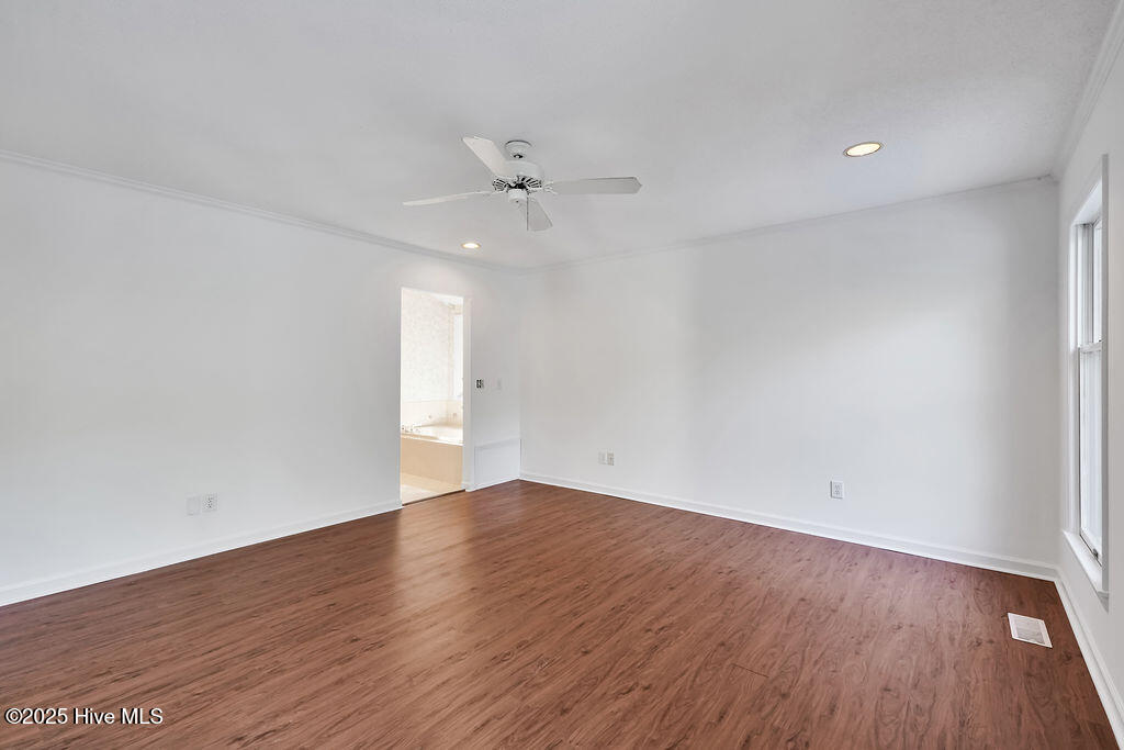 100532776 | Photo 16