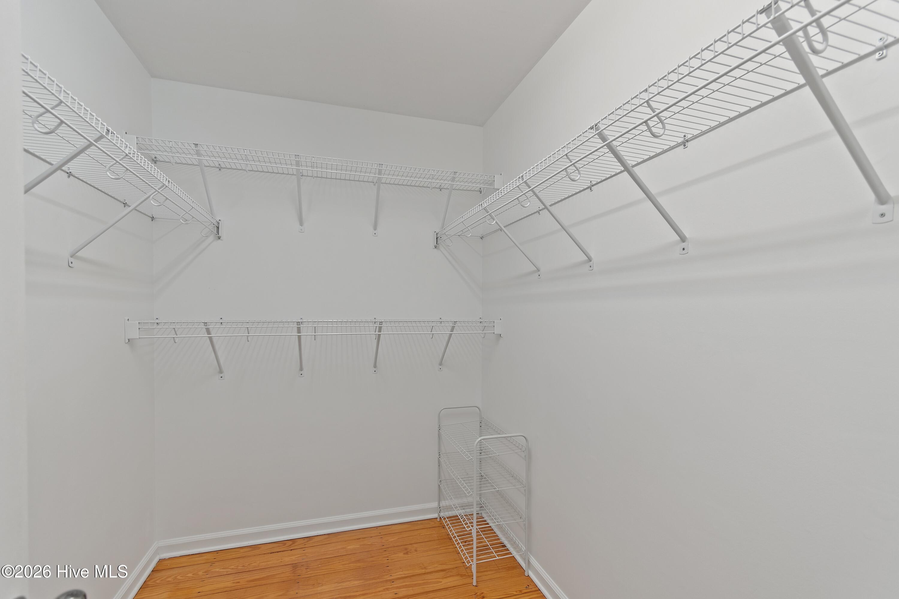 100564026 | Photo 23