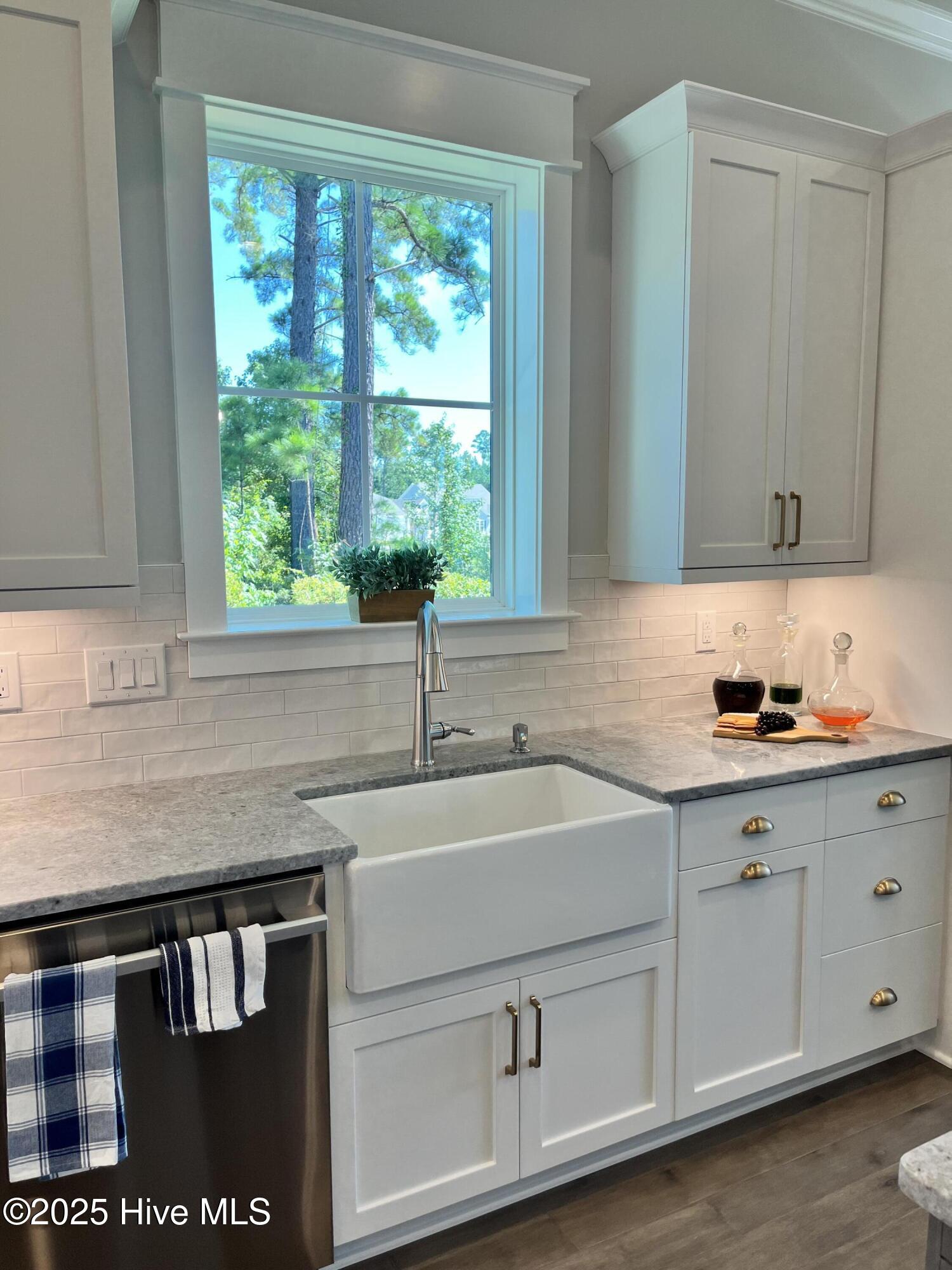 100478560 | Photo 19