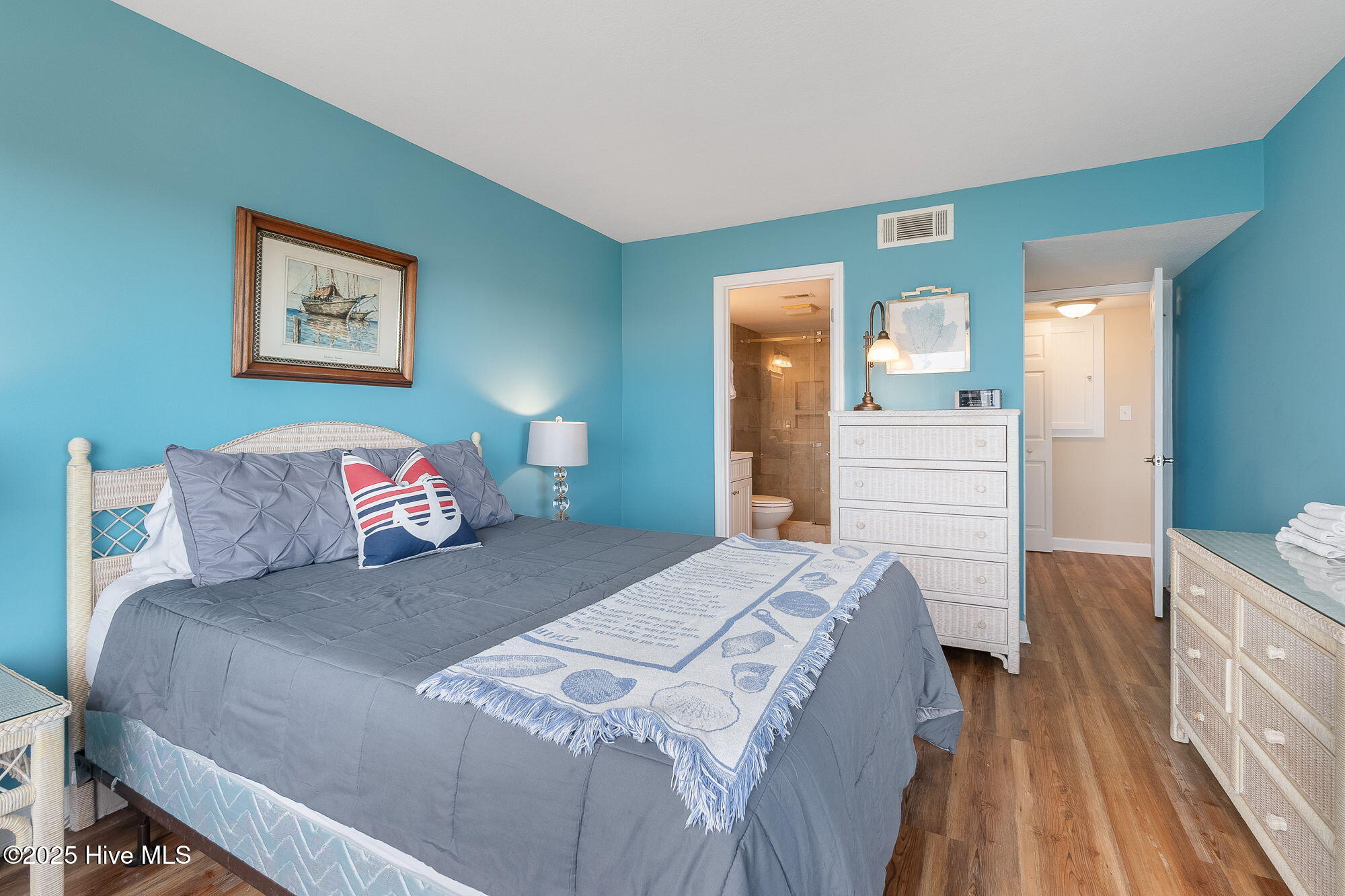 100544283 | Photo 23