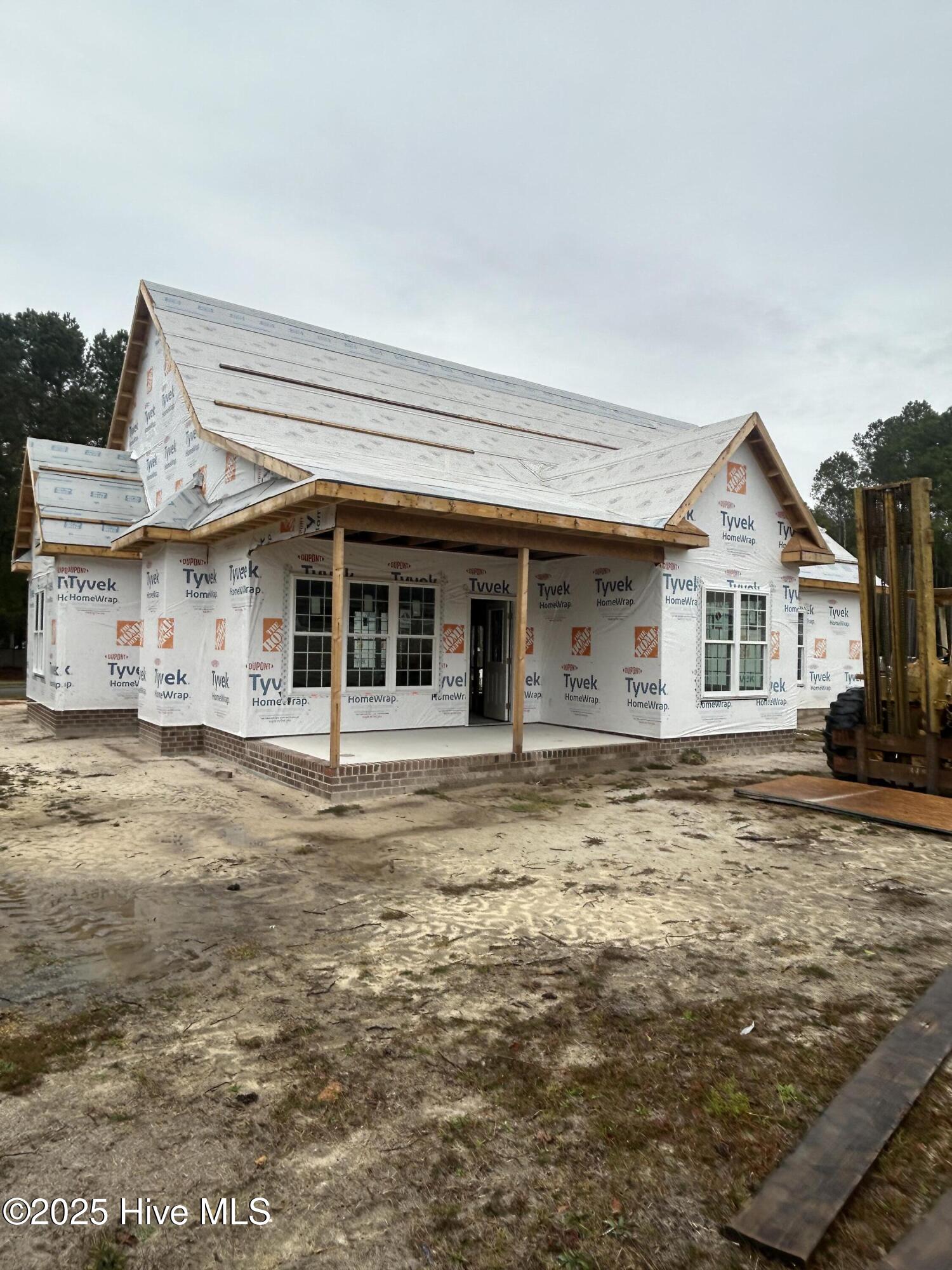 Homes for sale in Clinton, NC | 116 Village Cir, Clinton, NC 28328 | MLS# 100538620