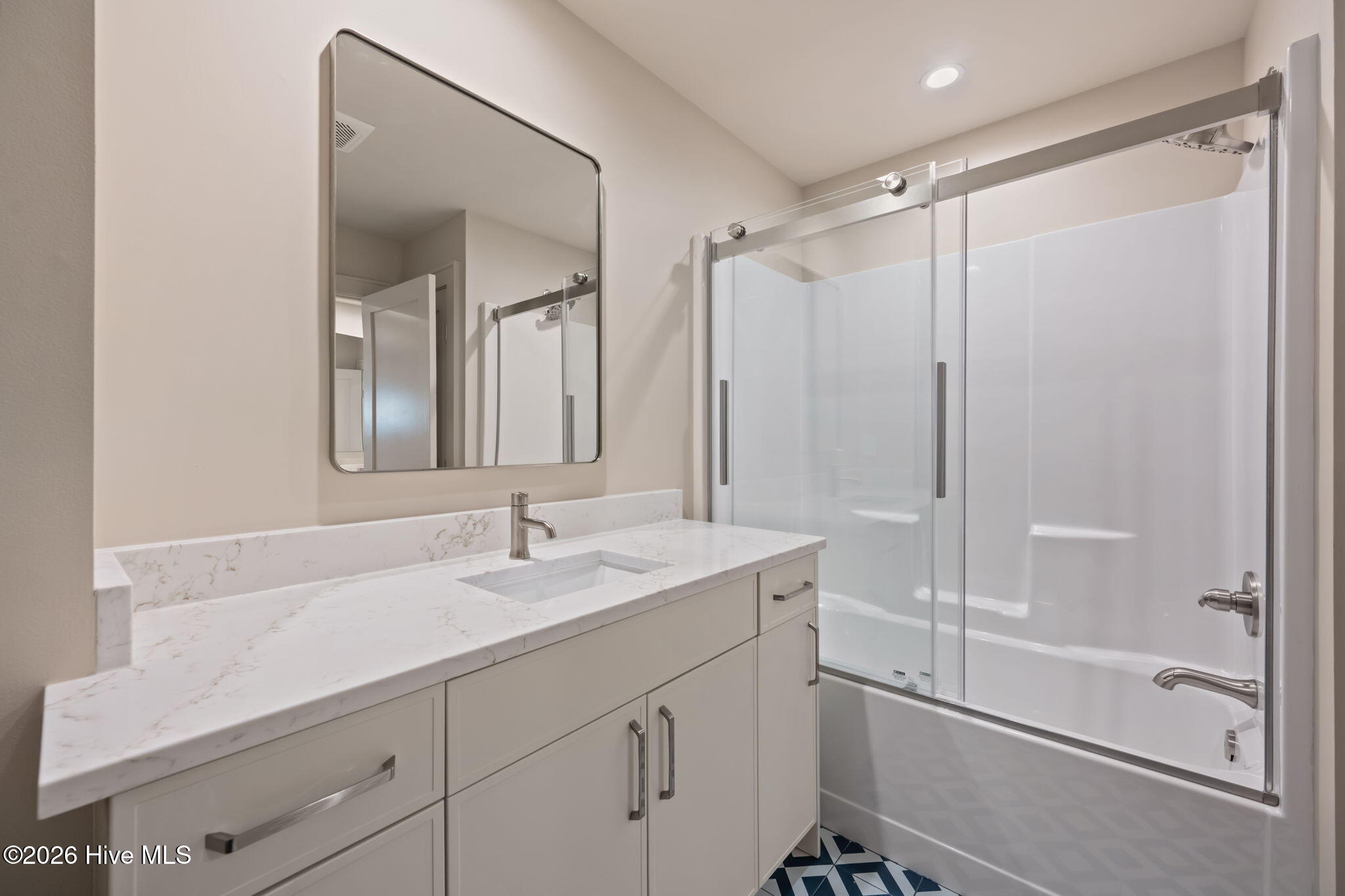 100552191 | Photo 93