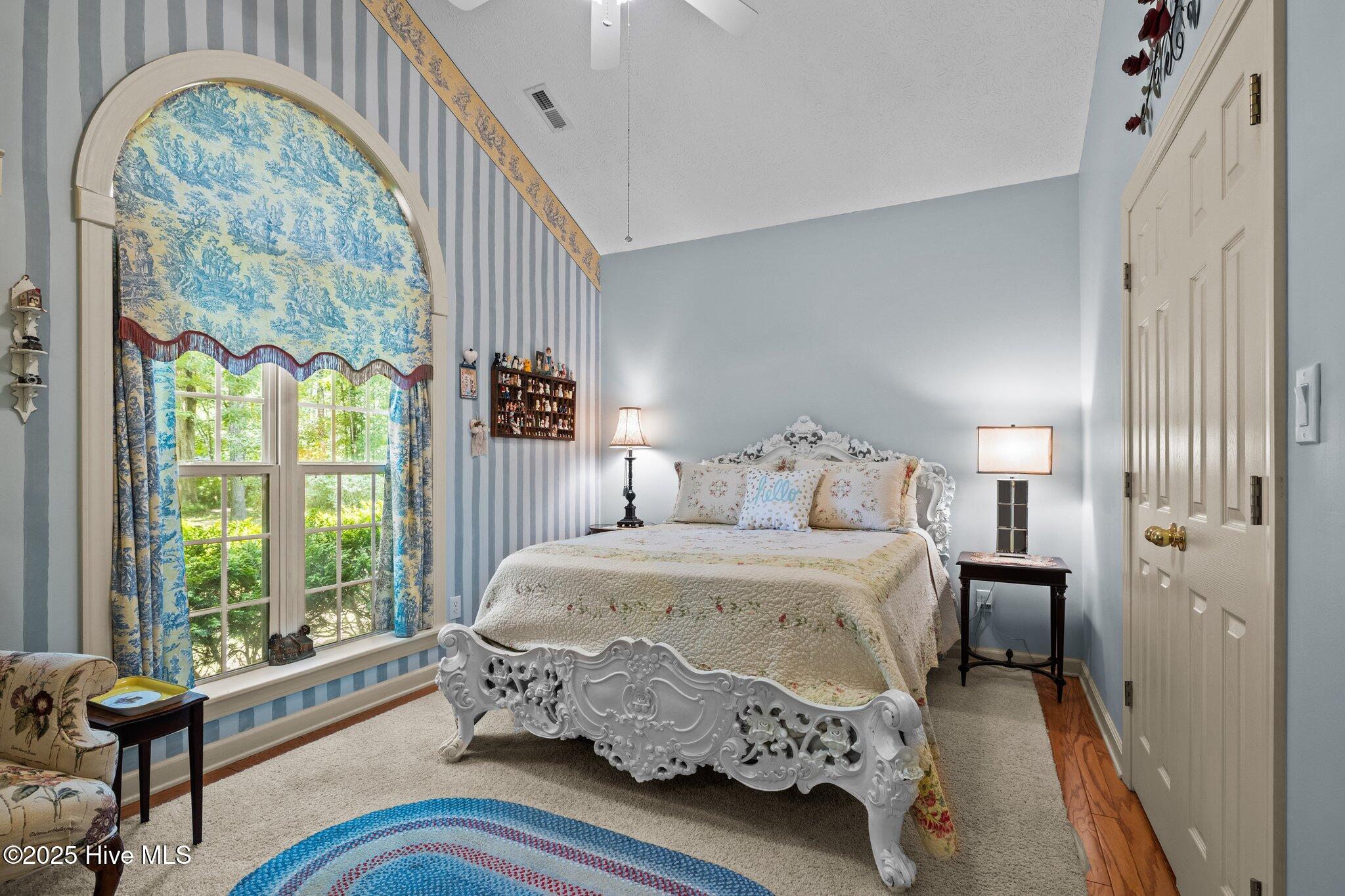 100517626 | Photo 31