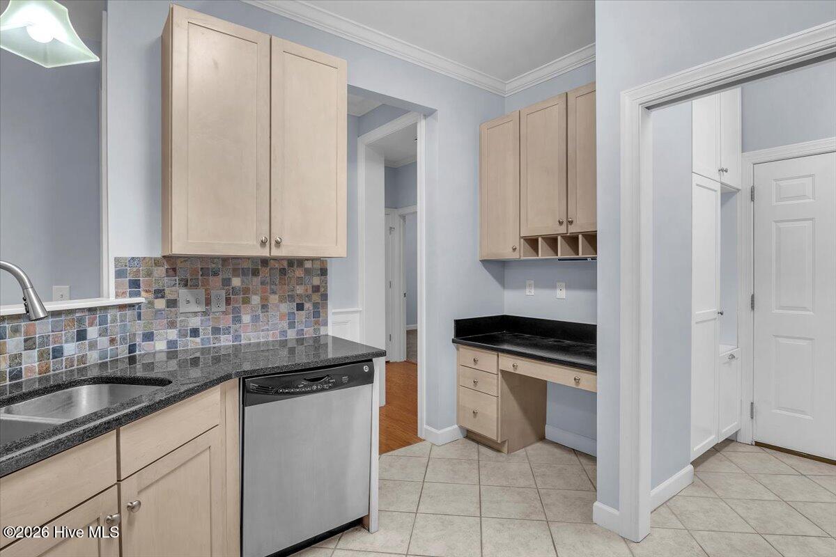 100547572 | Photo 11