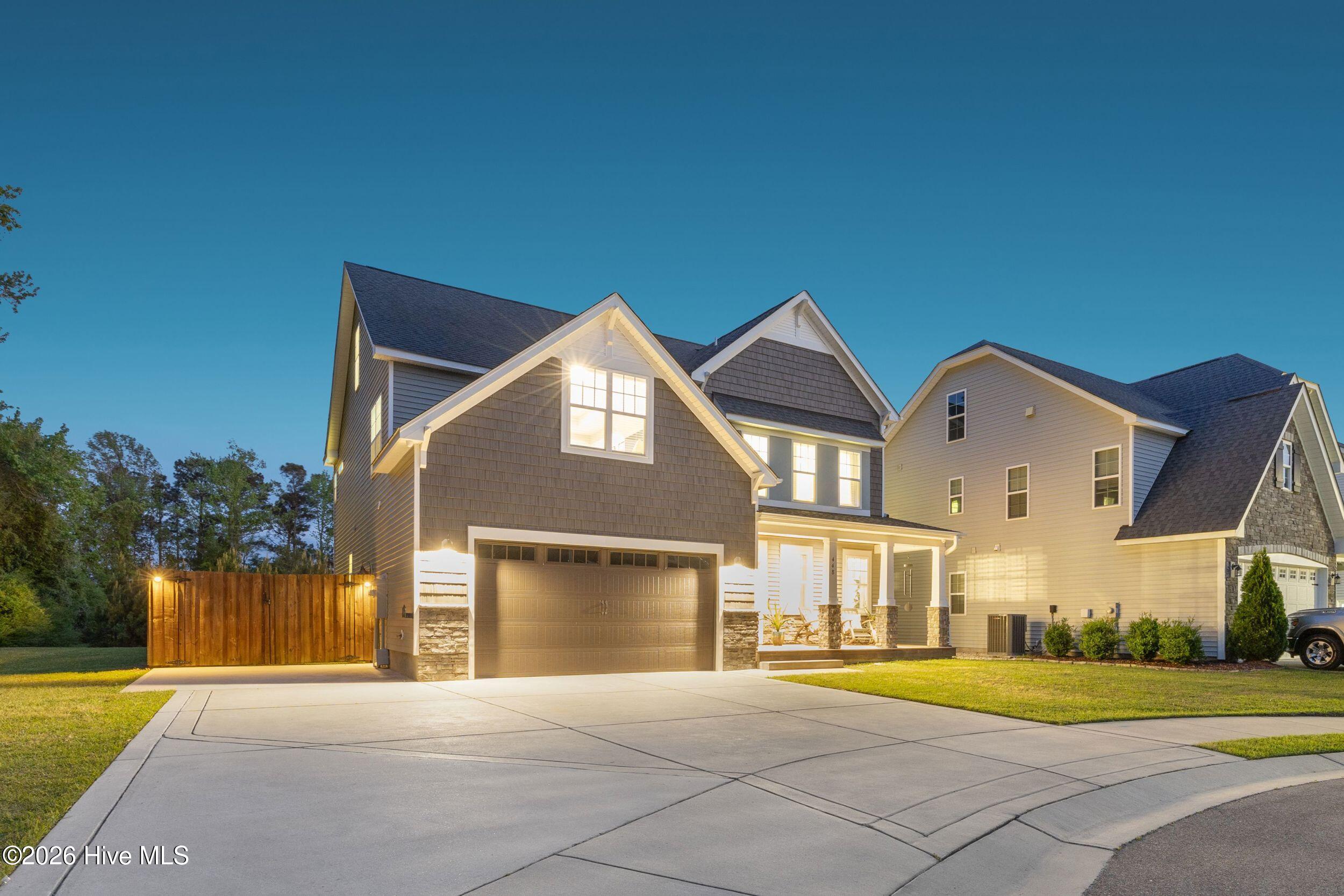 100566940 | Photo 101