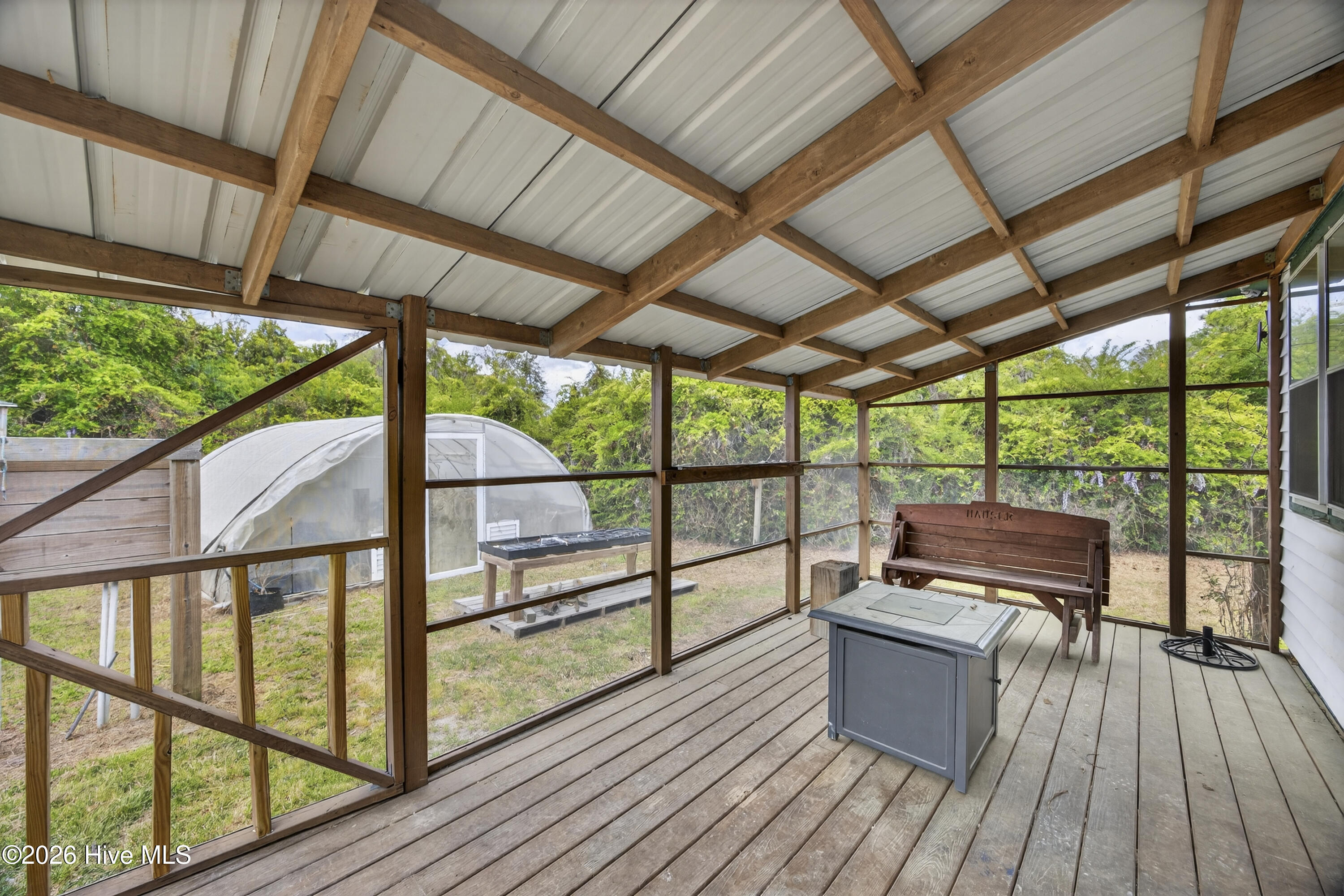 100564526 | Photo 36