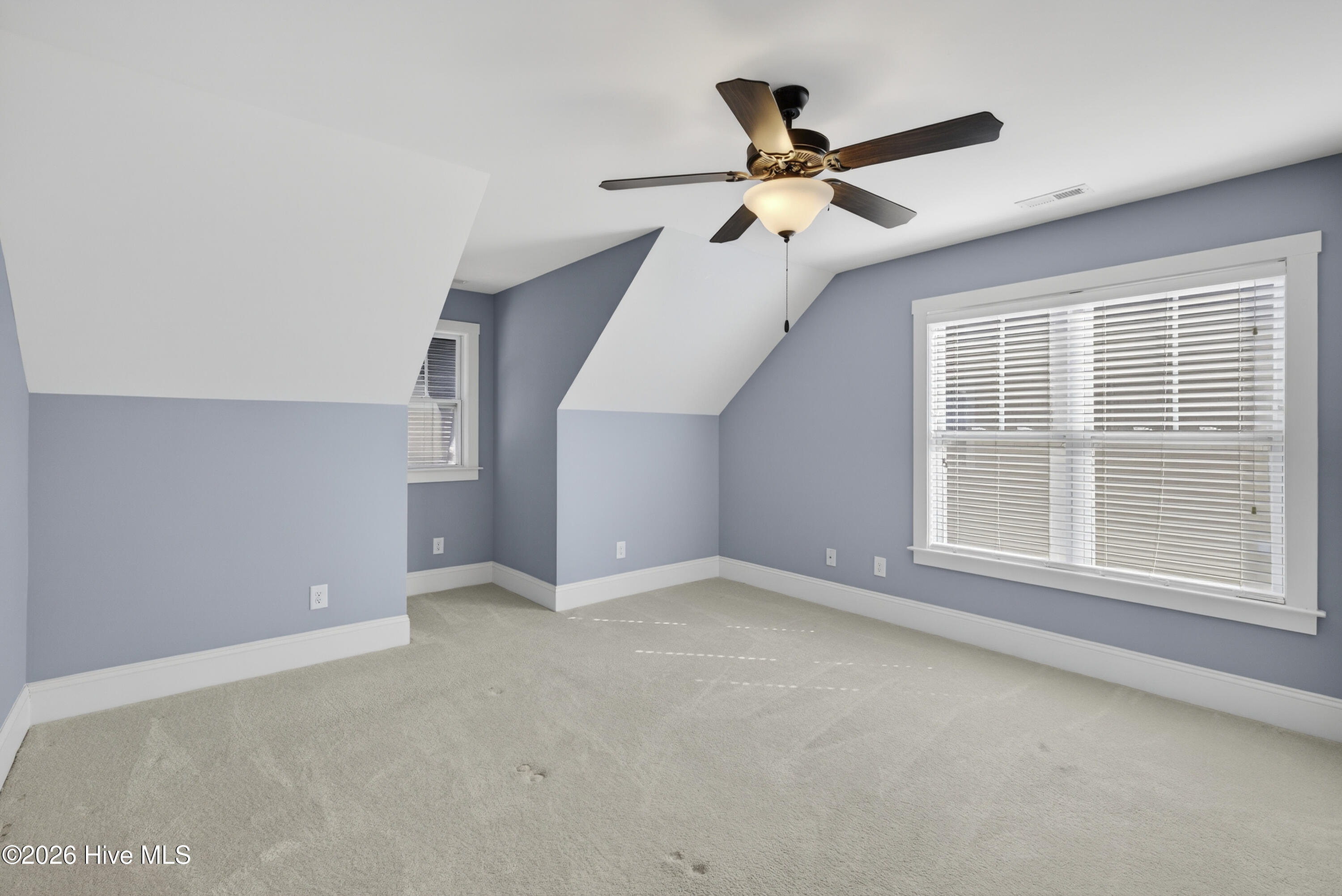 100555672 | Photo 32