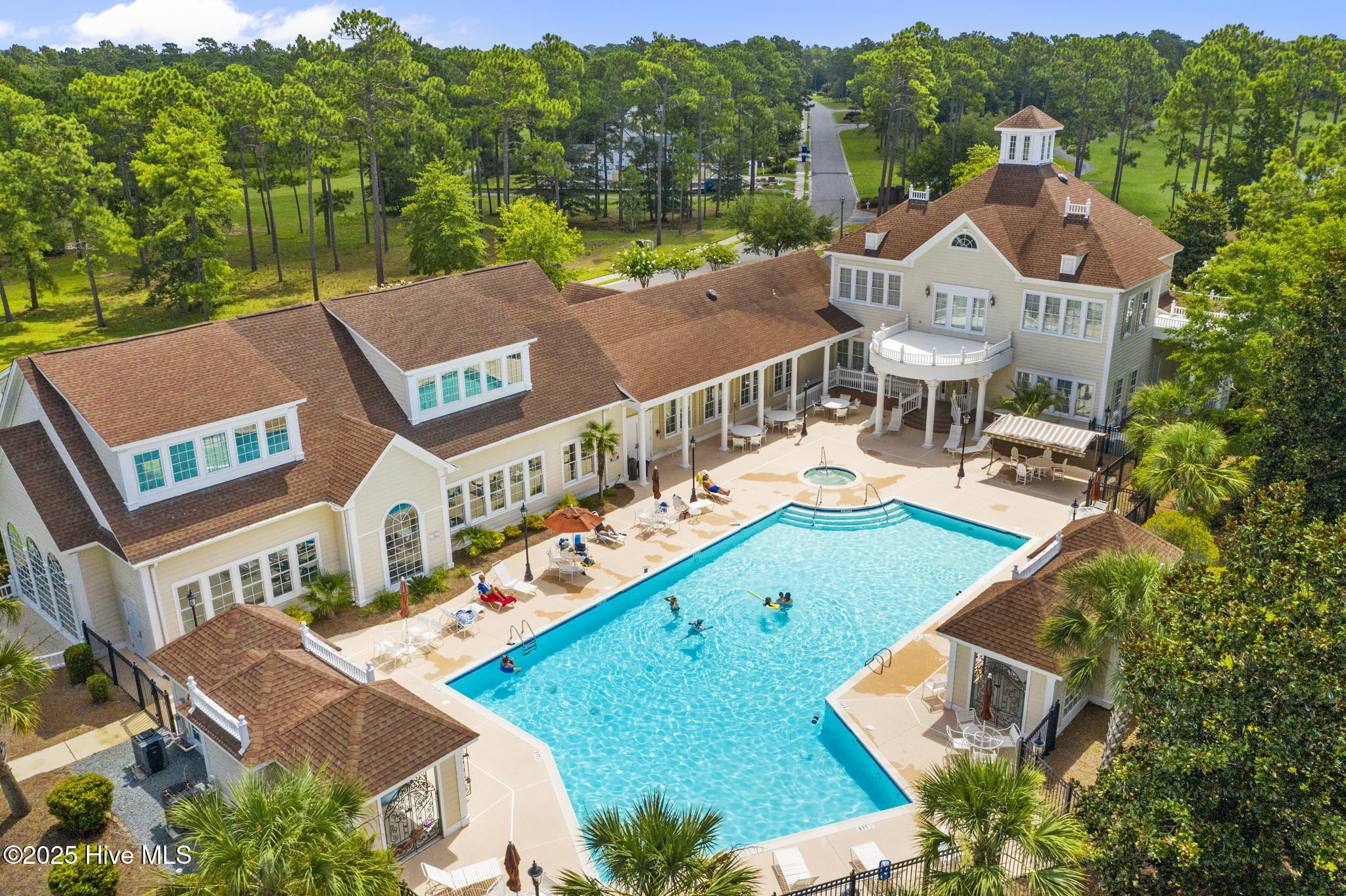 100539989 | Photo 57