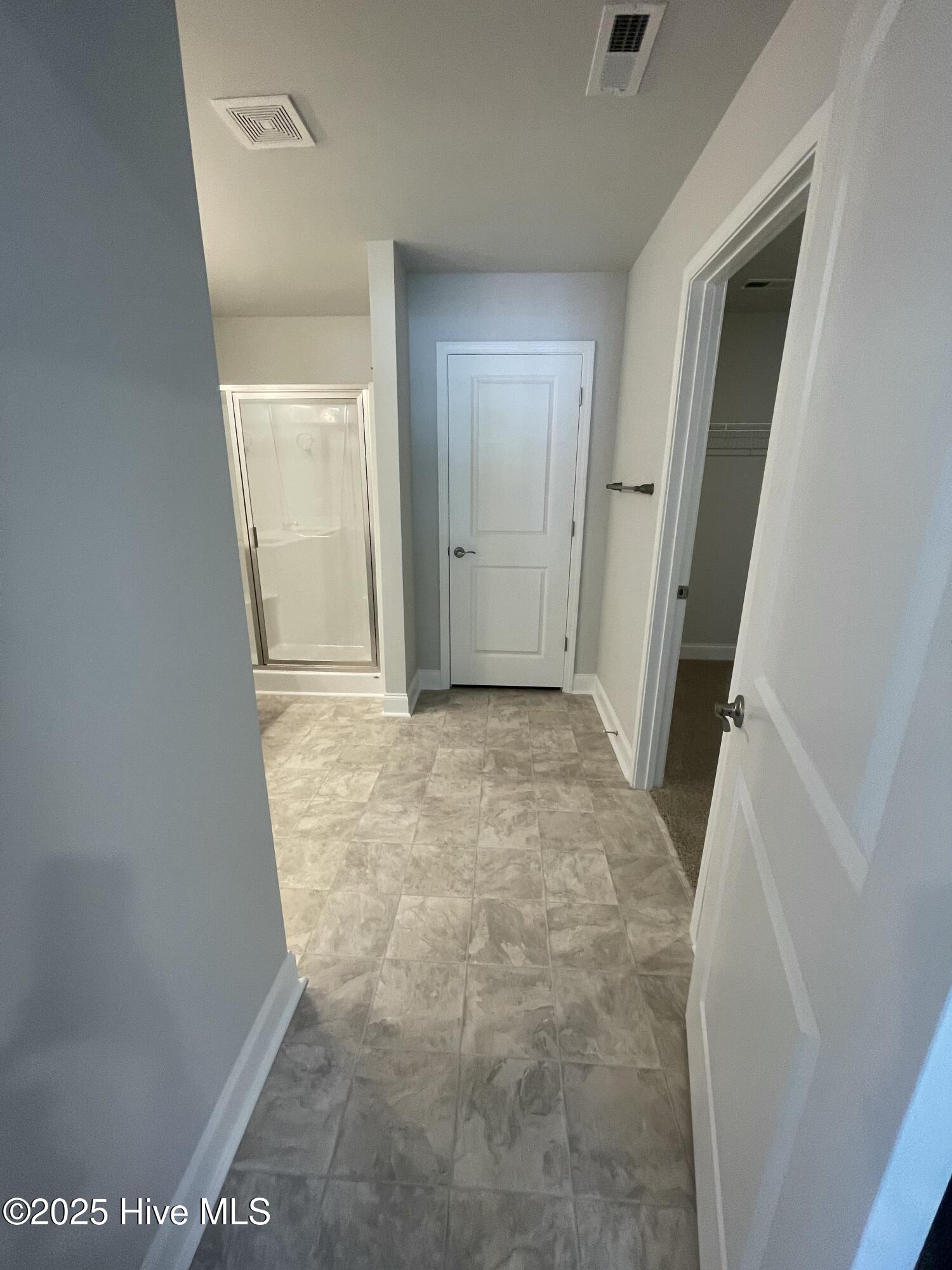 100422121 | Photo 34