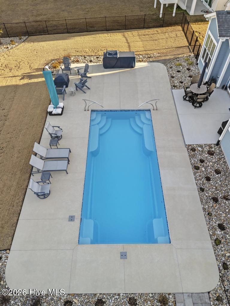 100569844 | Photo 14