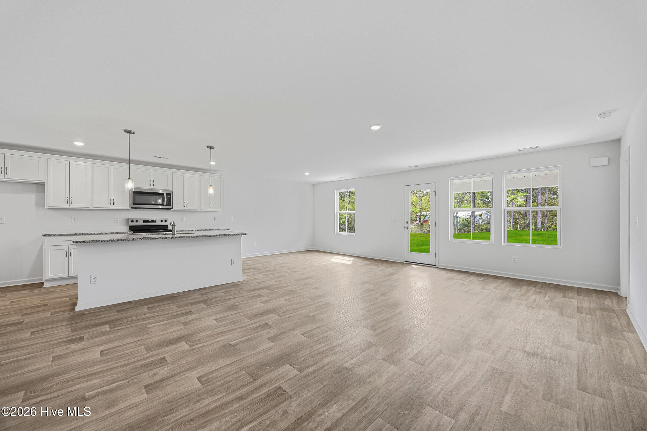 100554549 | Photo 13