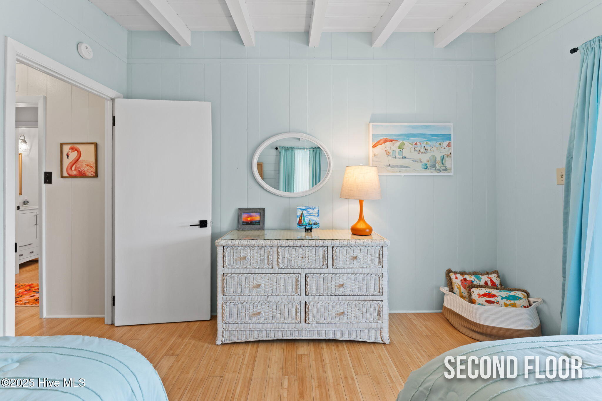 100532124 | Photo 30