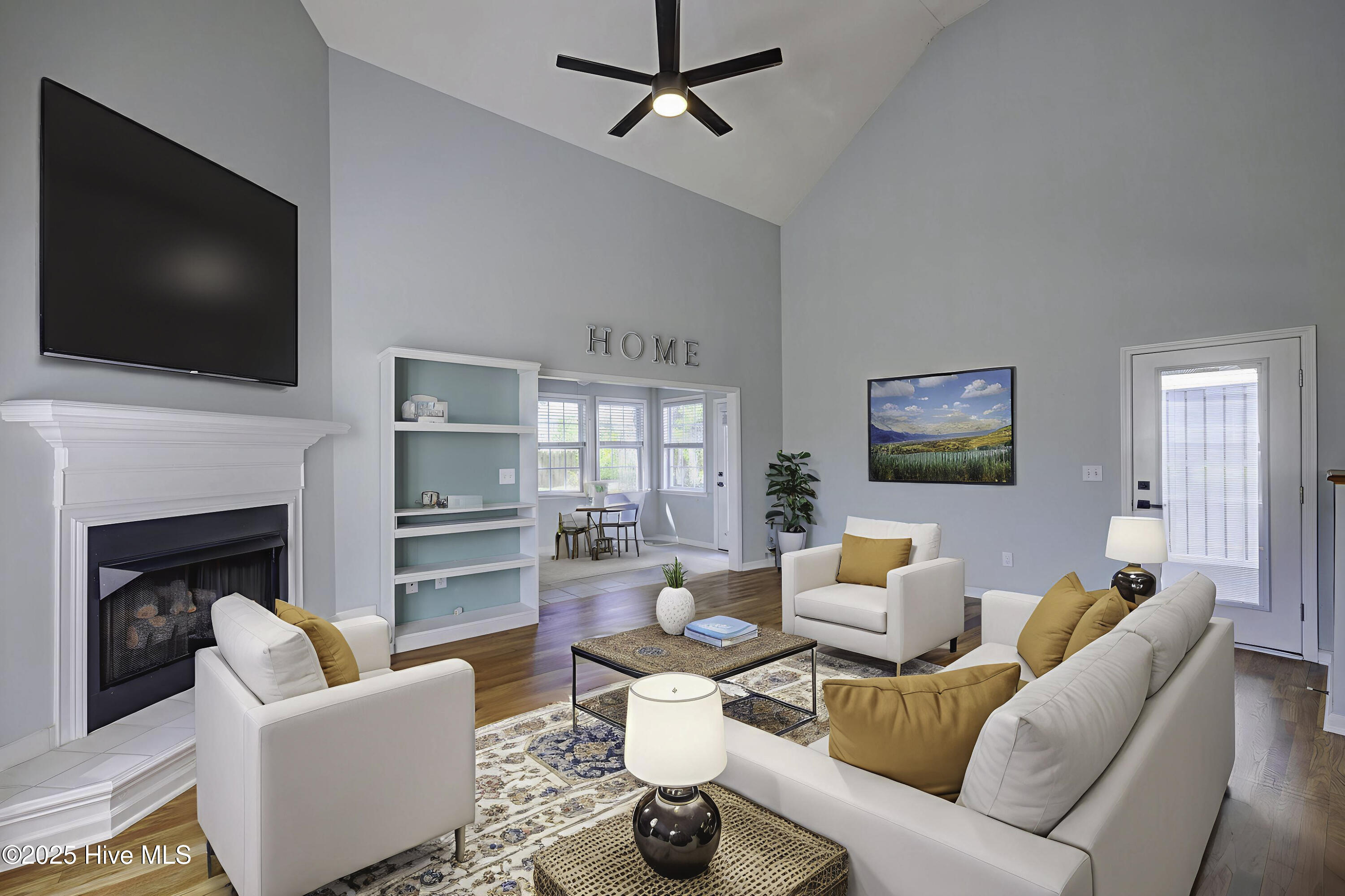 100531584 | Photo 15