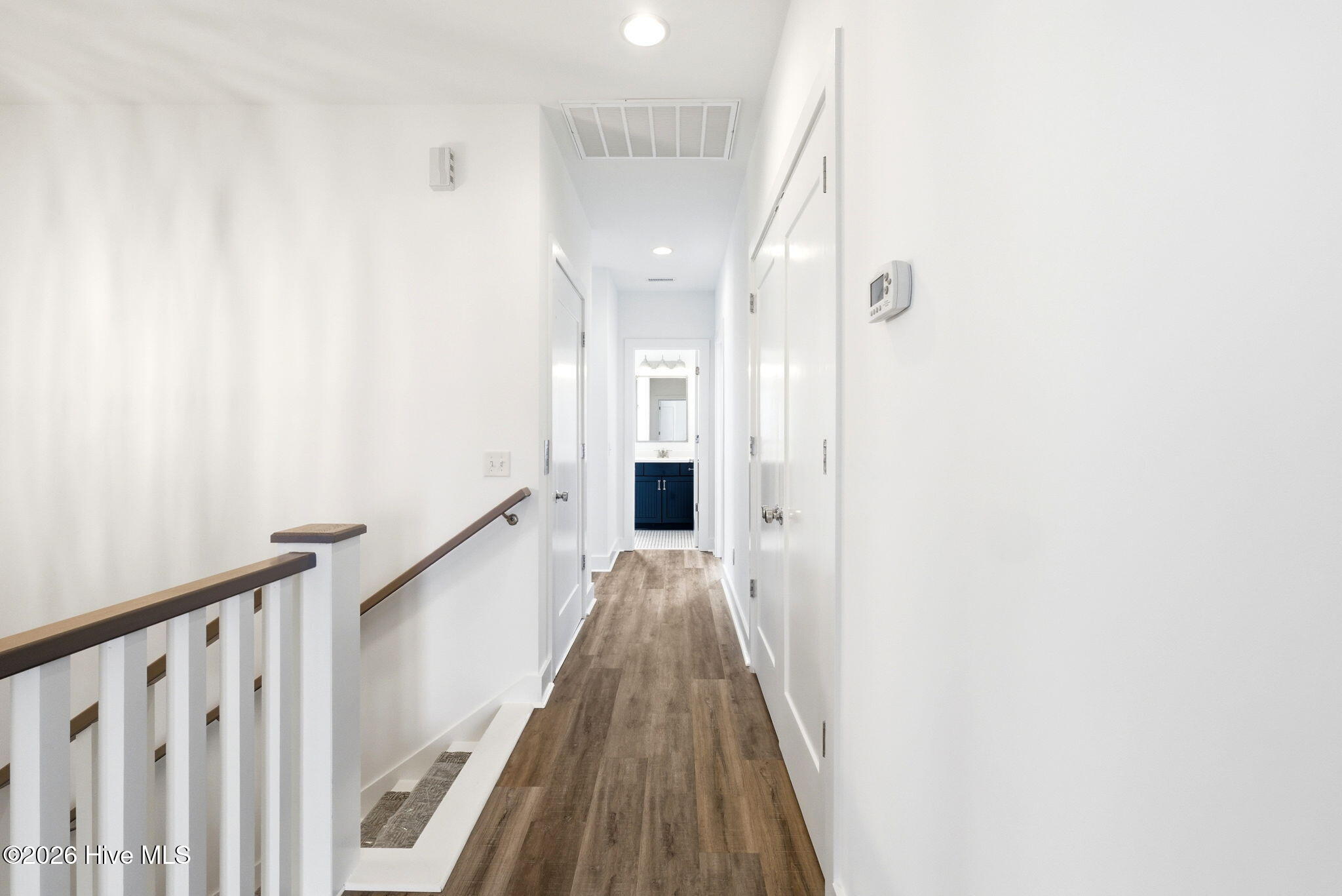 100564360 | Photo 29