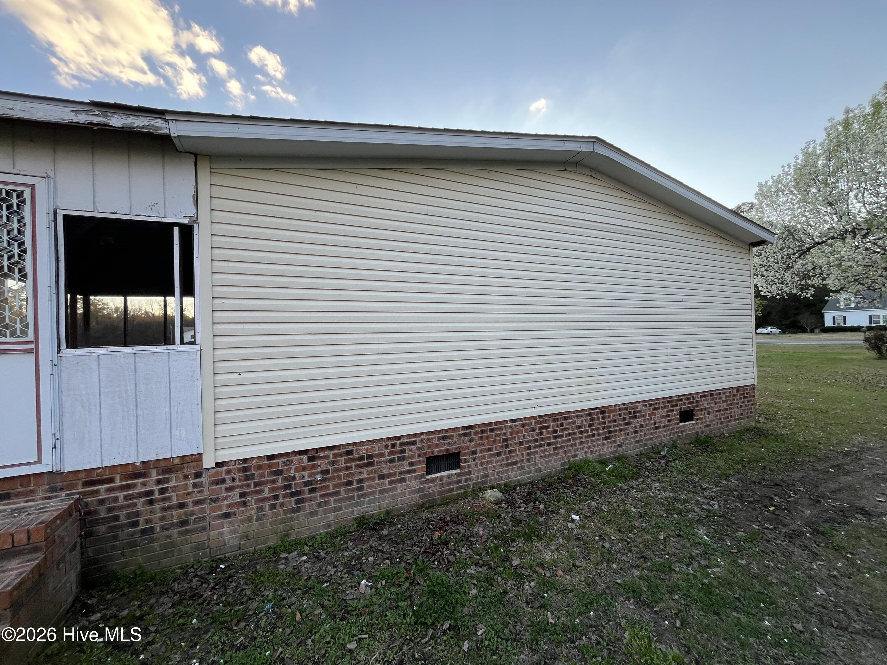 100568963 | Photo 14