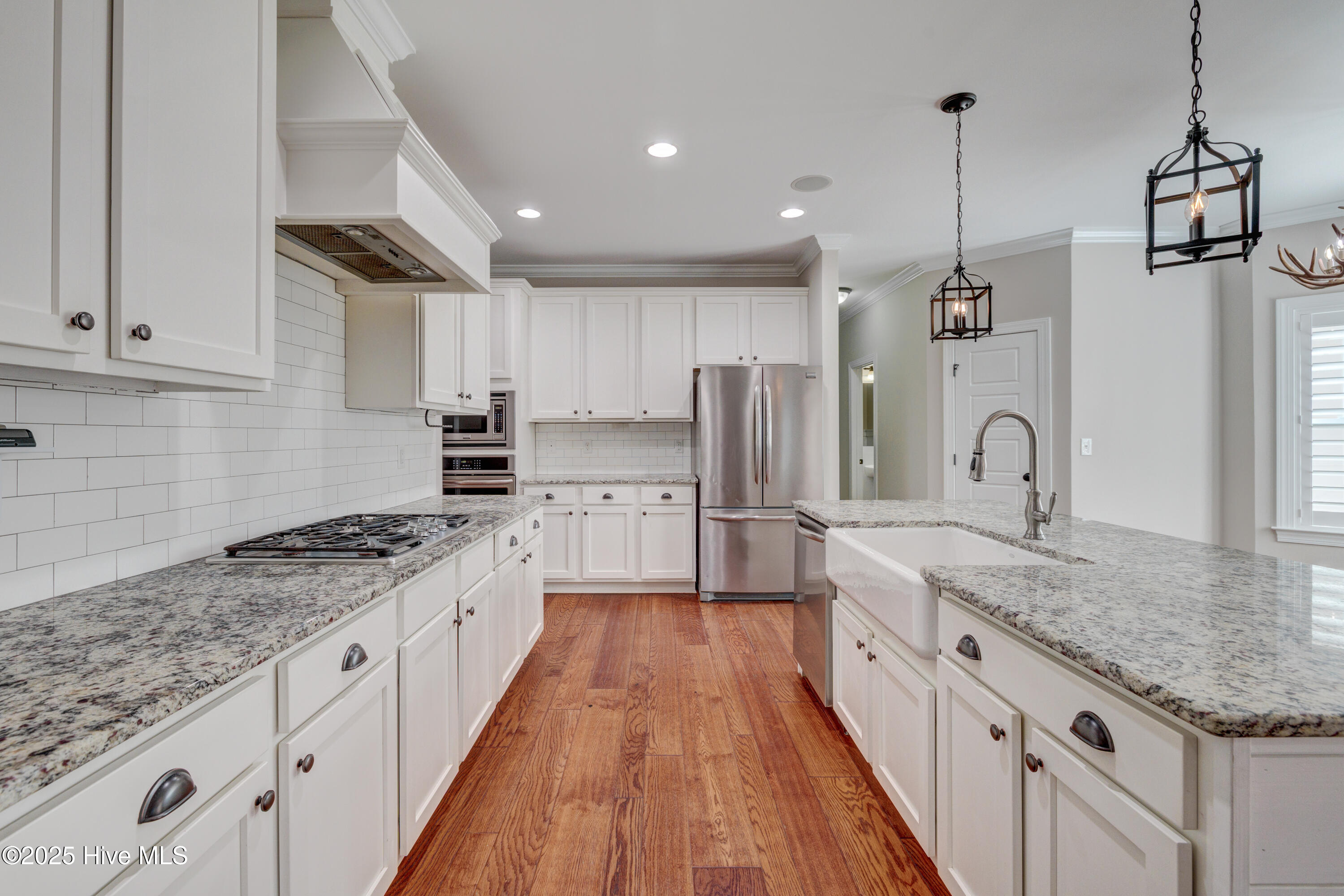 100496540 | Photo 14