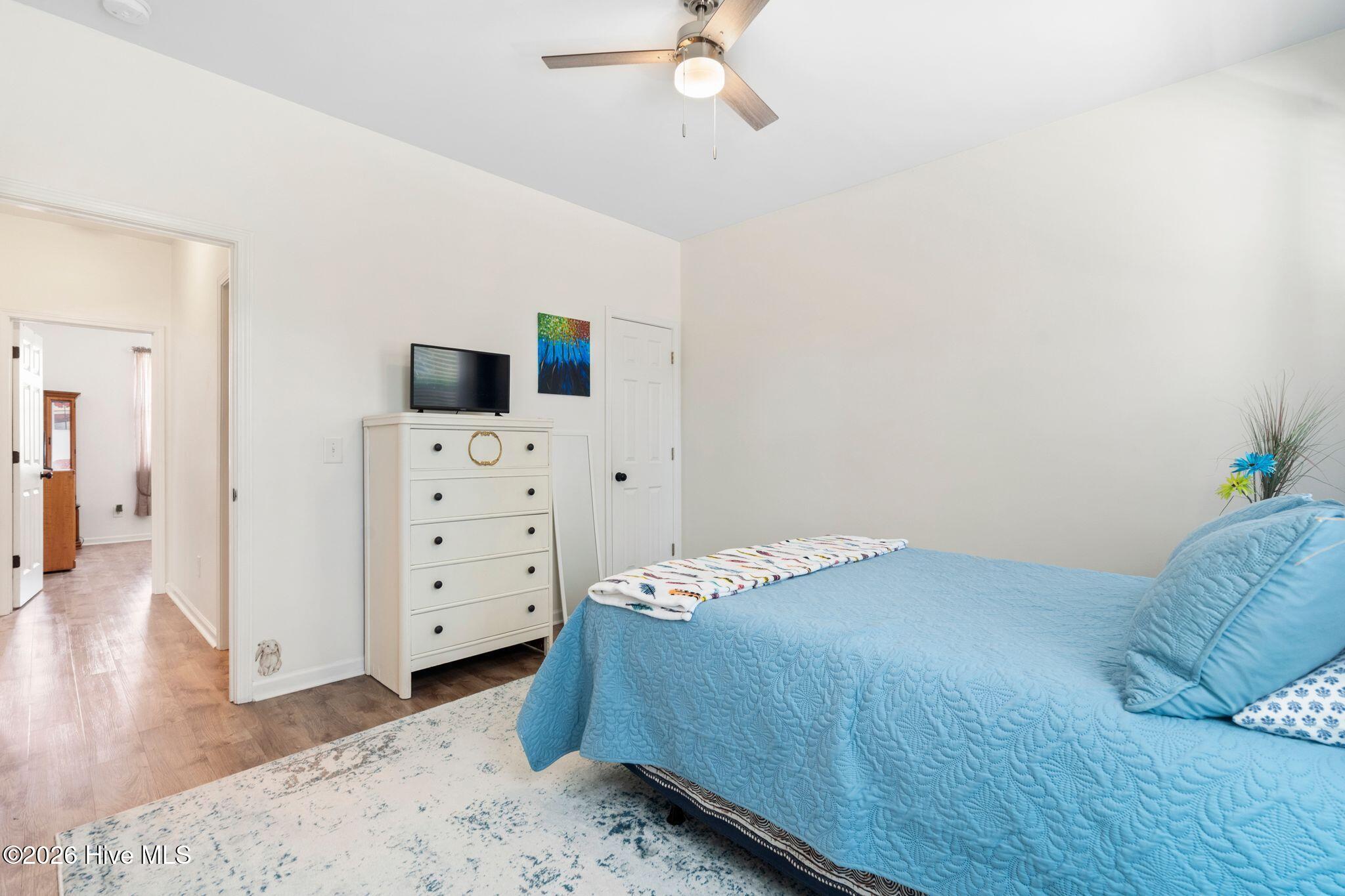 100570513 | Photo 22