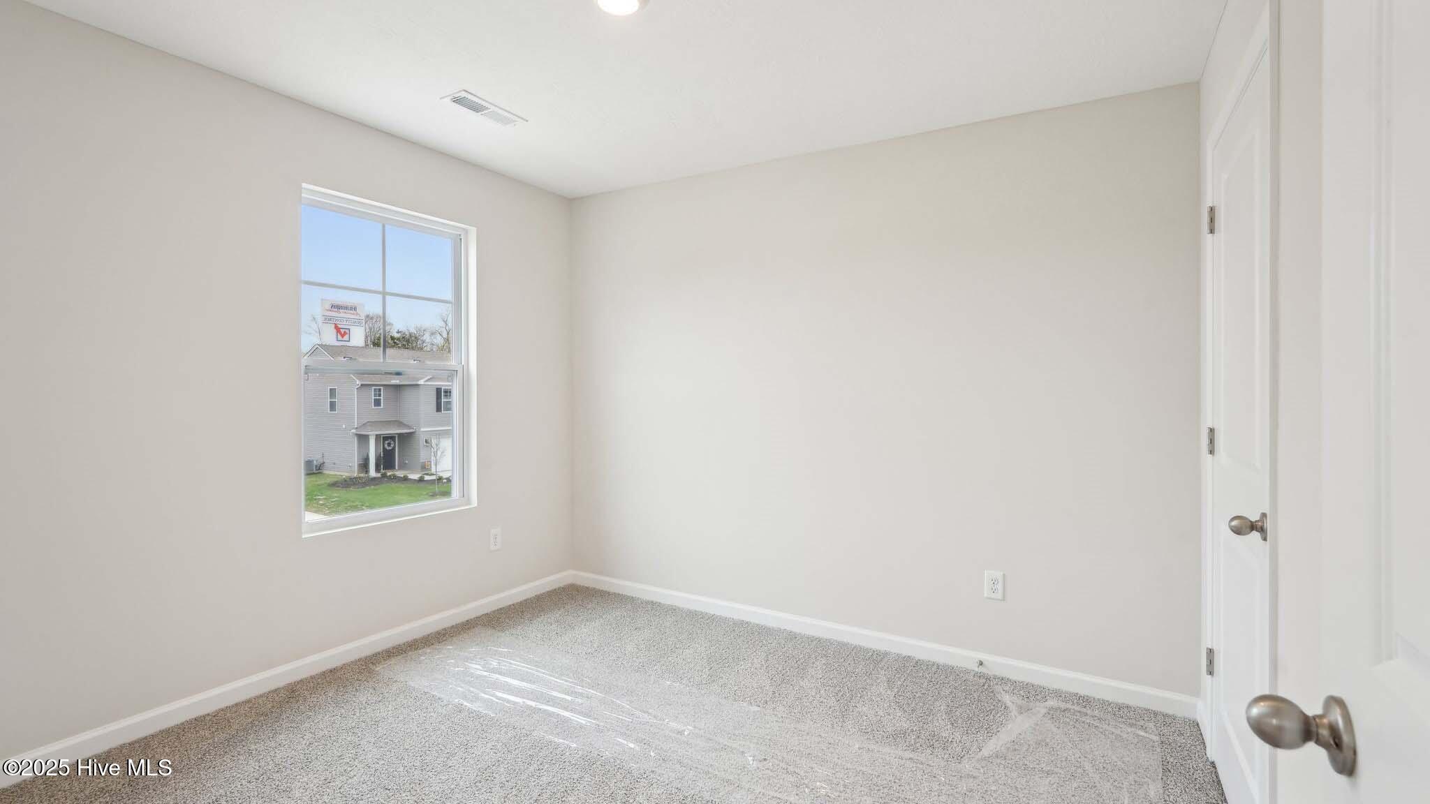 100545157 | Photo 13