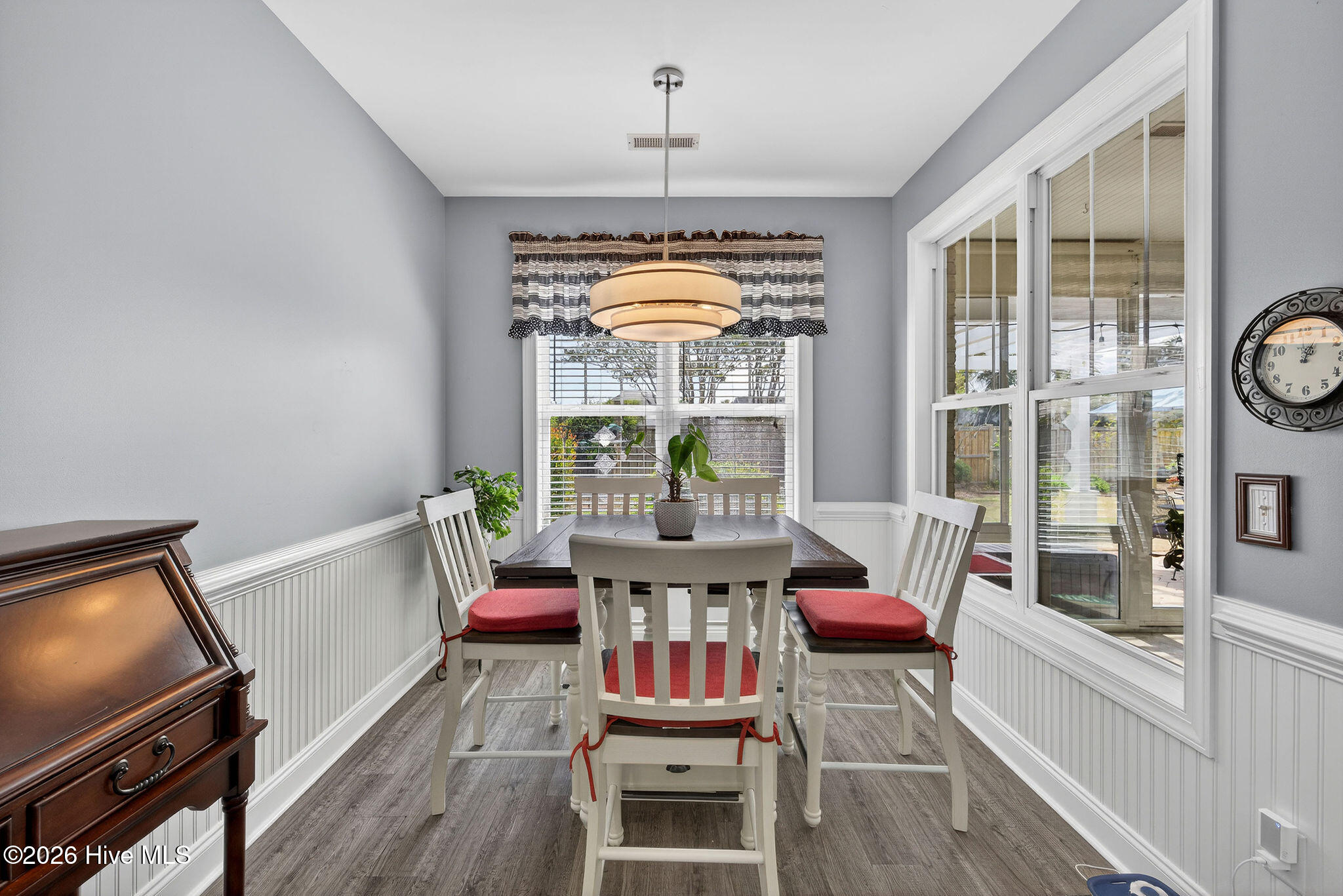 100565729 | Photo 15