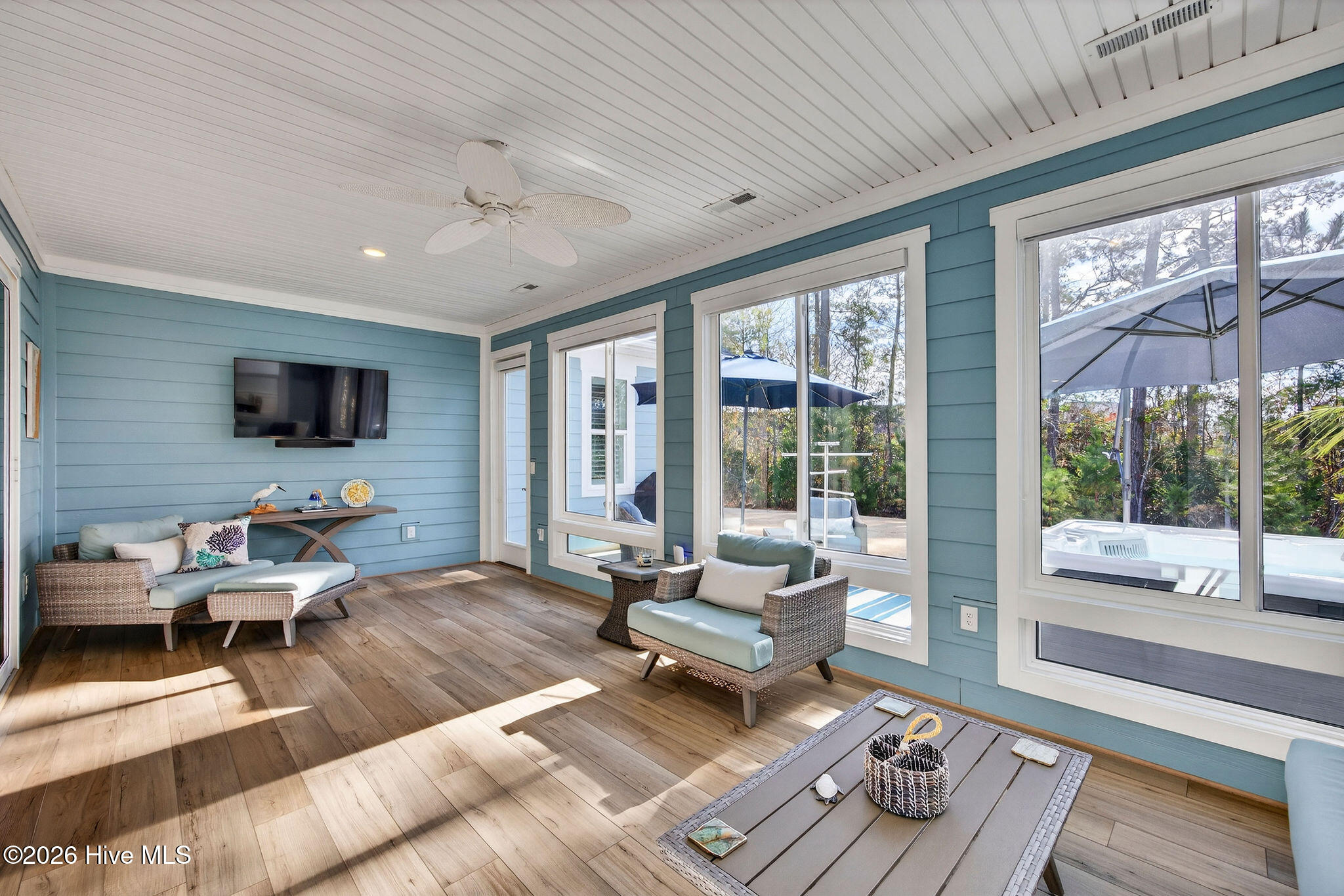 100554107 | Photo 25