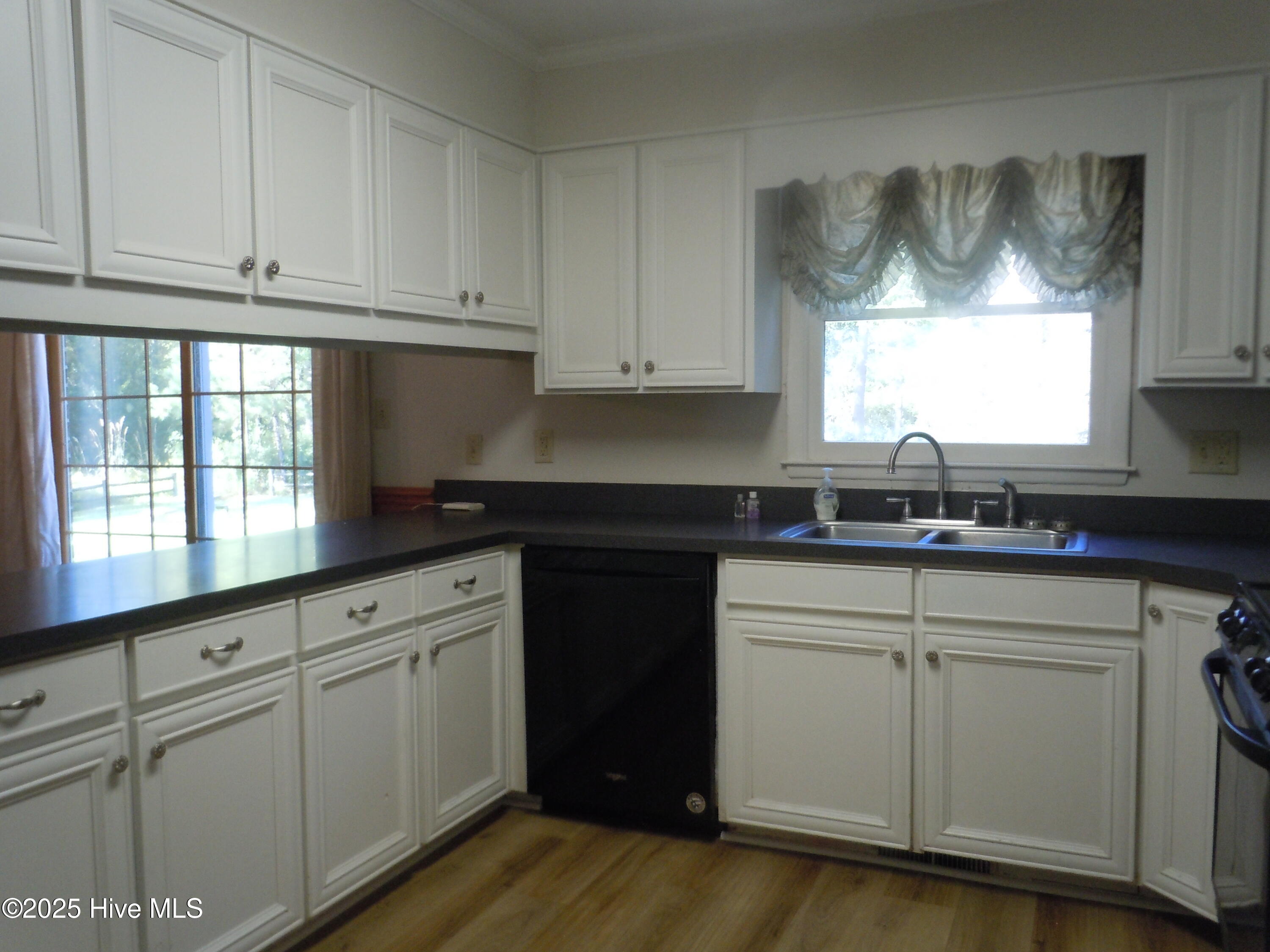 100533053 | Photo 18