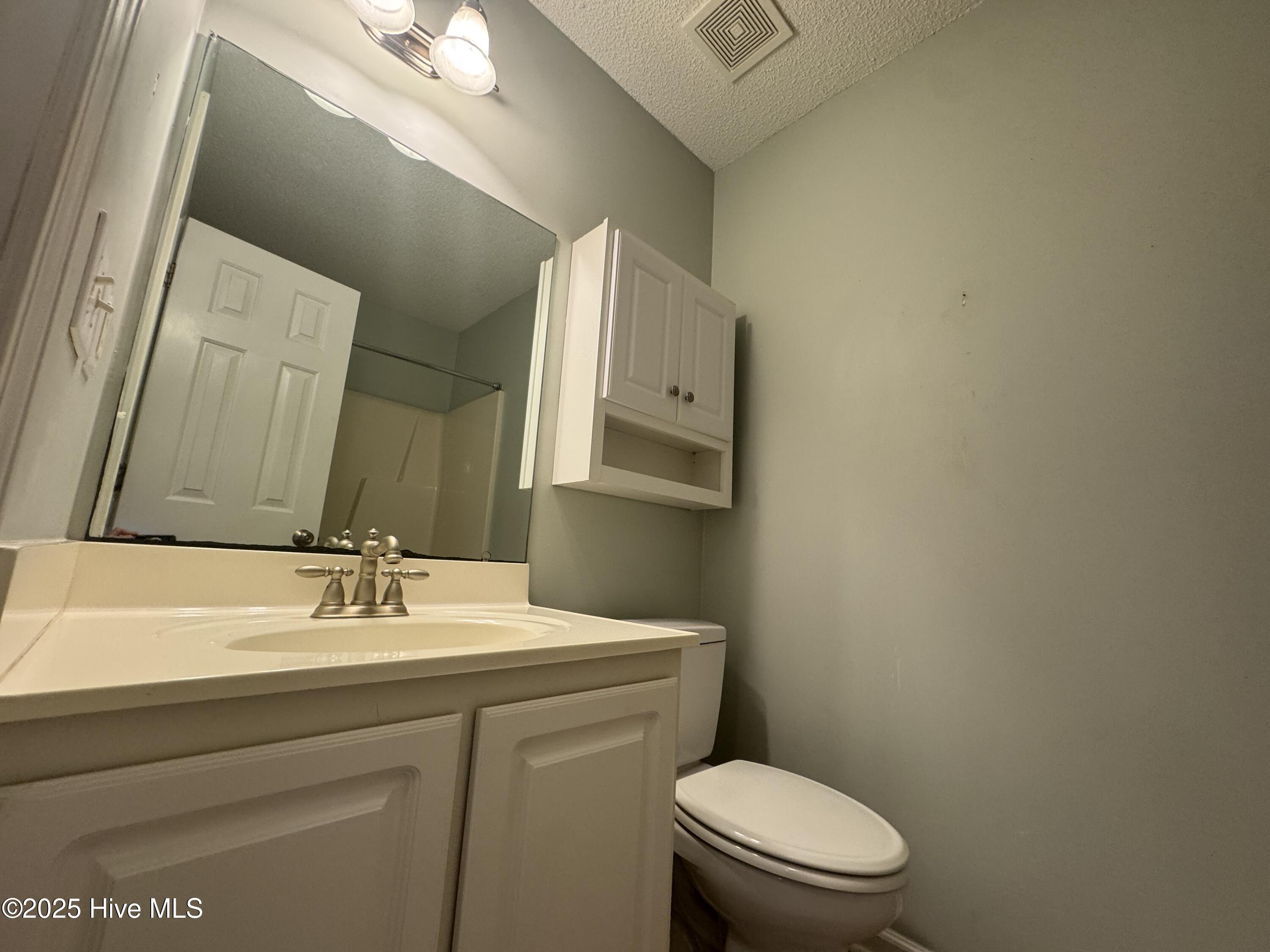 100537725 | Photo 11