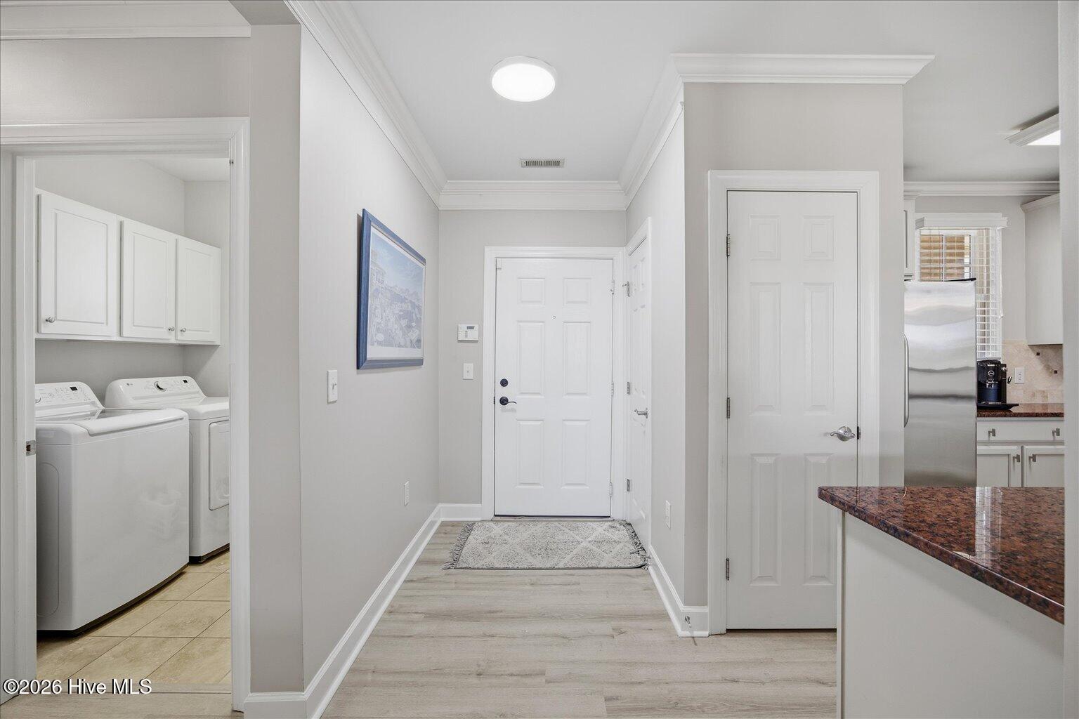 100561305 | Photo 16