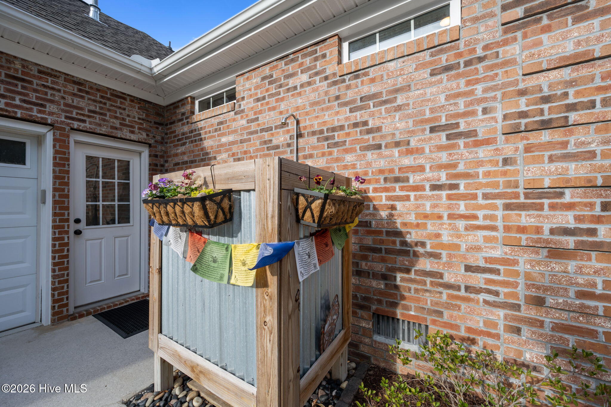 100556770 | Photo 45