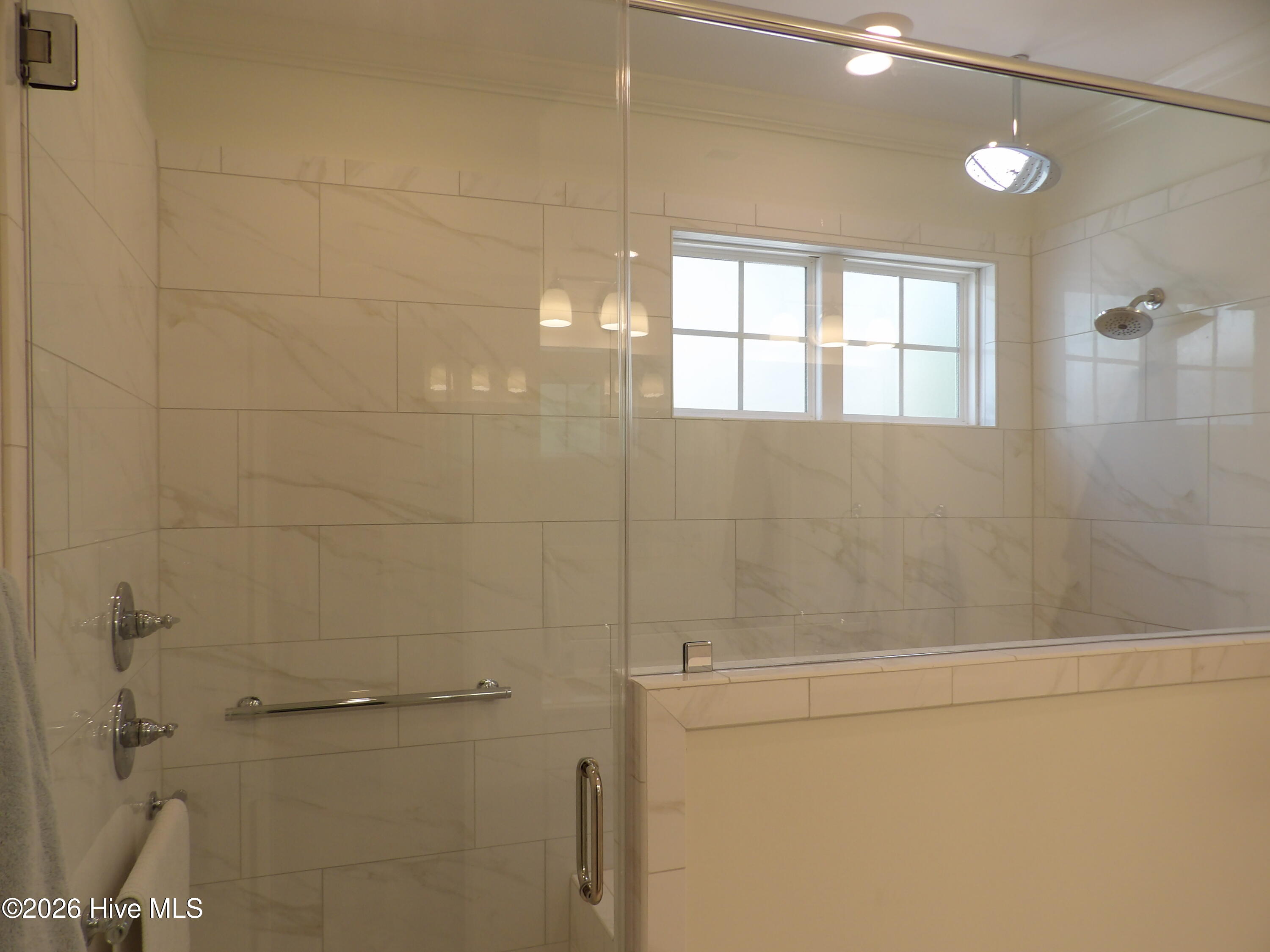 100561891 | Photo 34