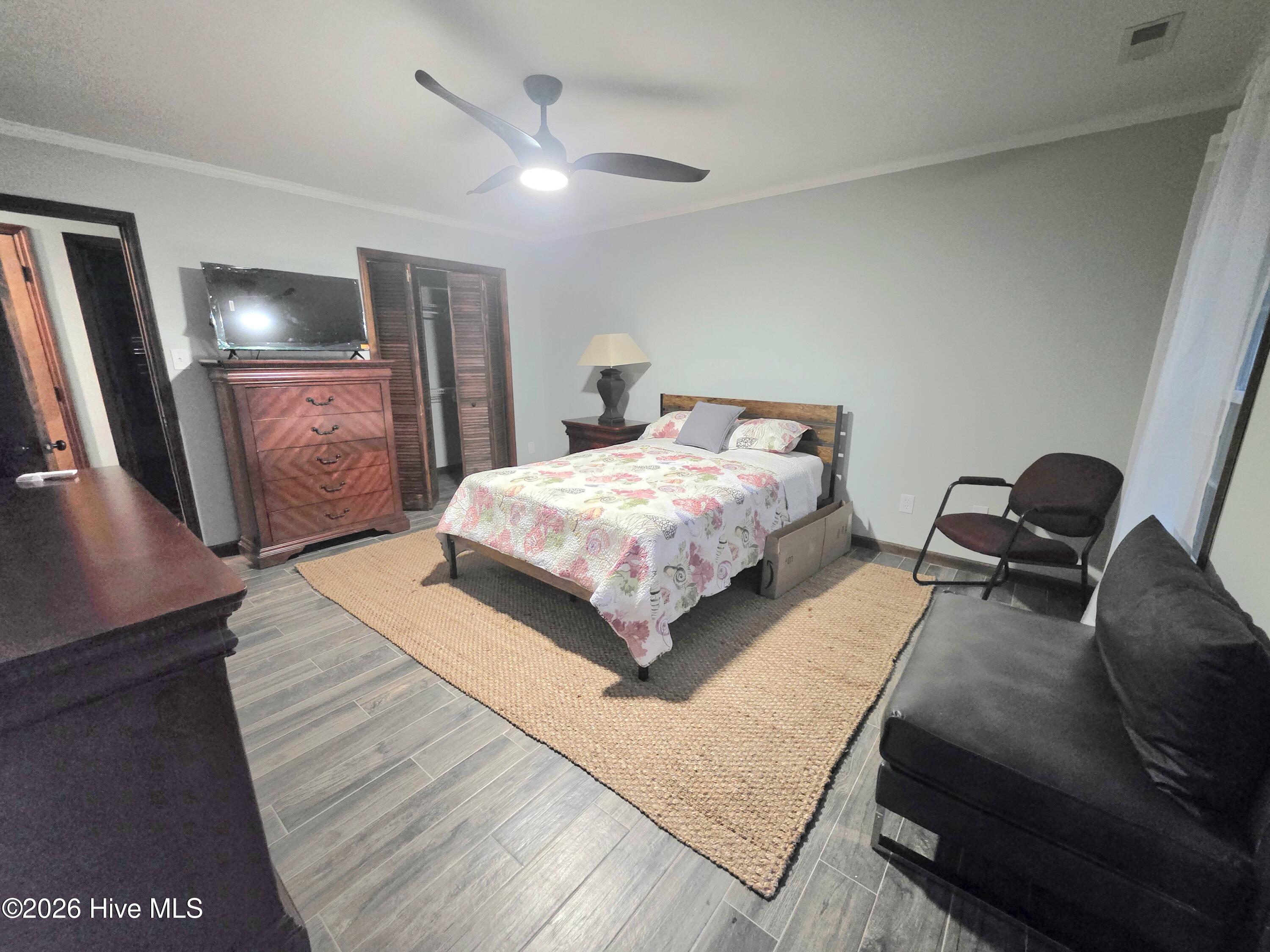 100562929 | Photo 23