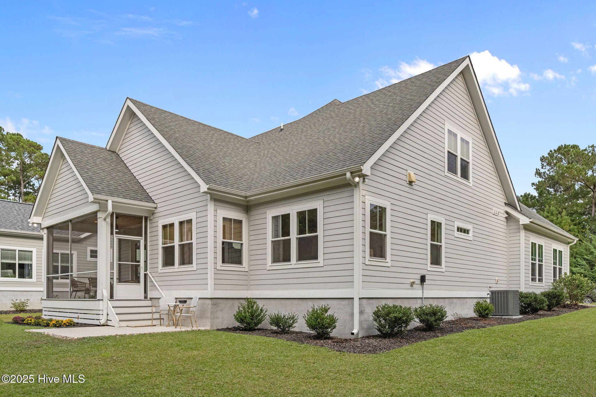 100535671 | Photo 41