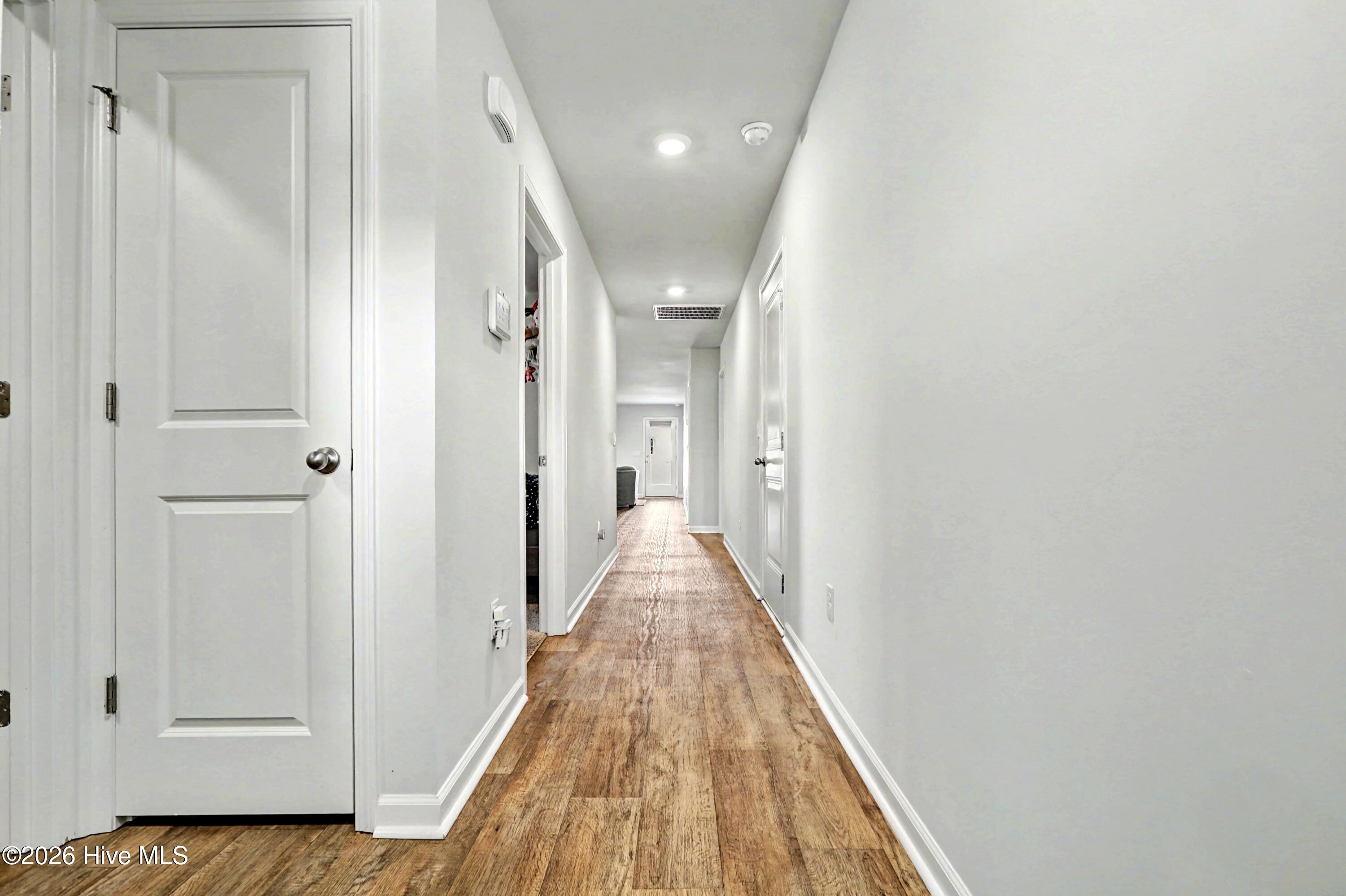 100558474 | Photo 18