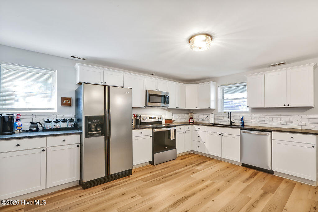 100534500 | Photo 38