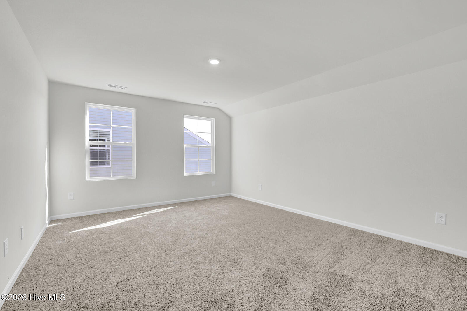 100550111 | Photo 22