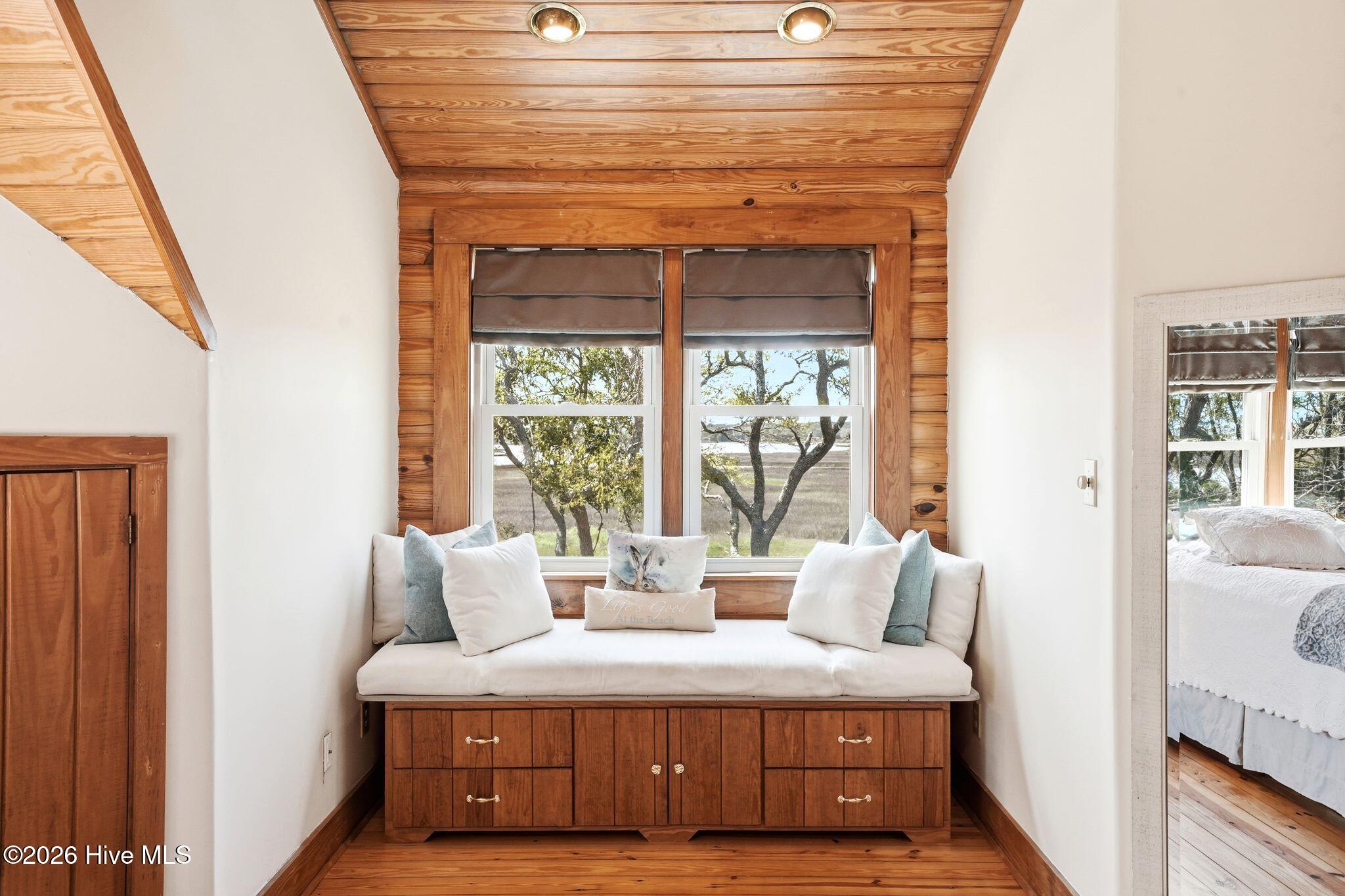 100565055 | Photo 47