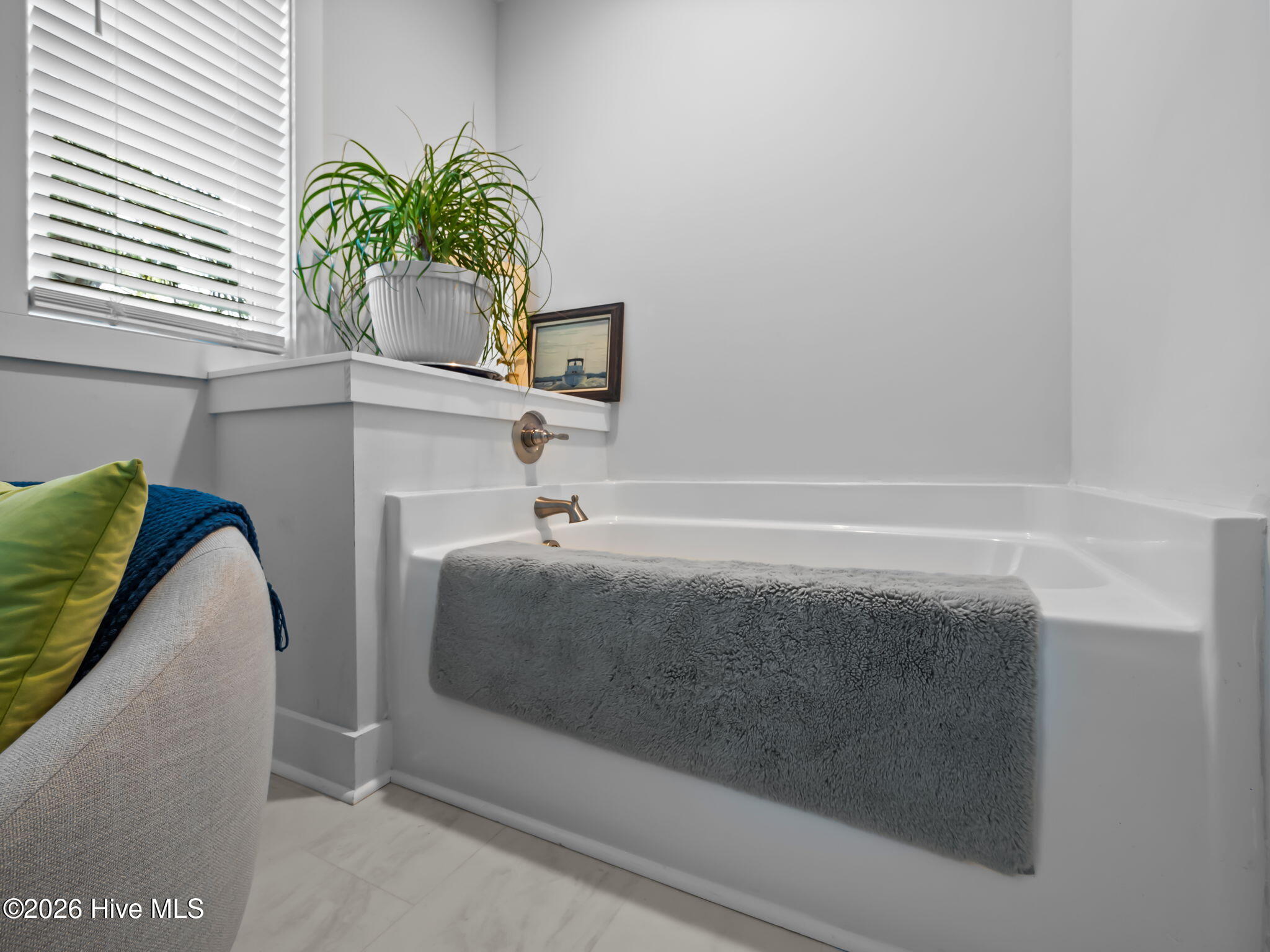 100547615 | Photo 23