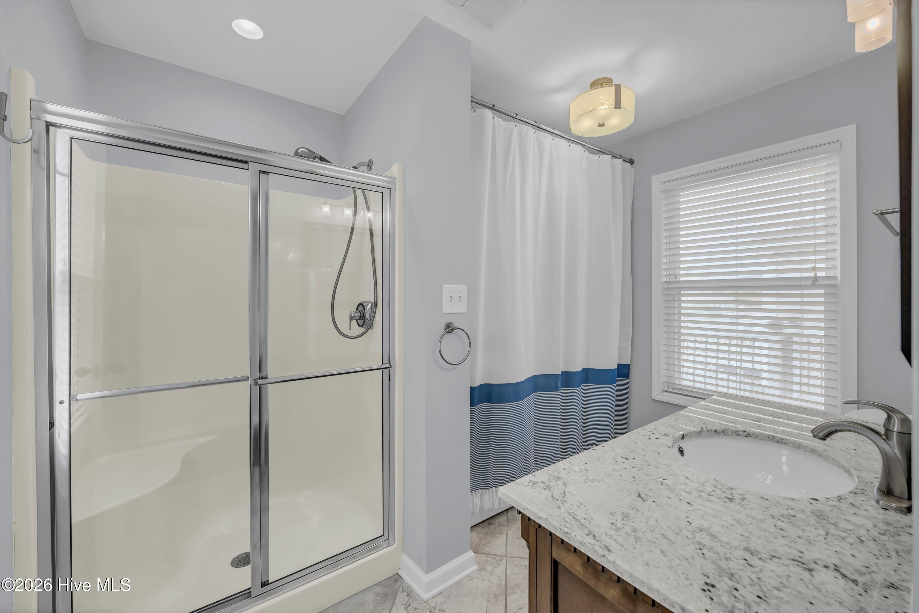 100556301 | Photo 10