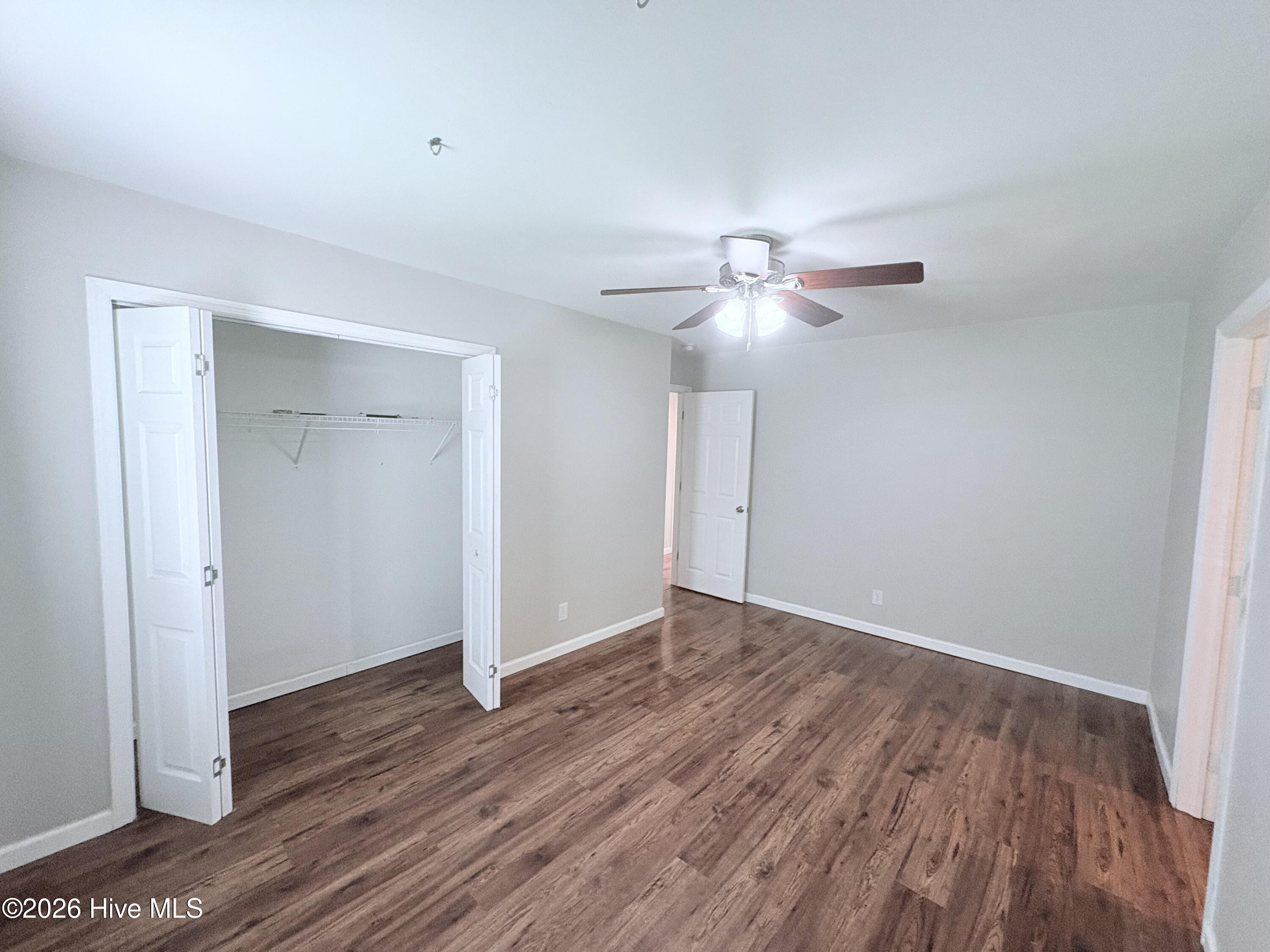 100566369 | Photo 32