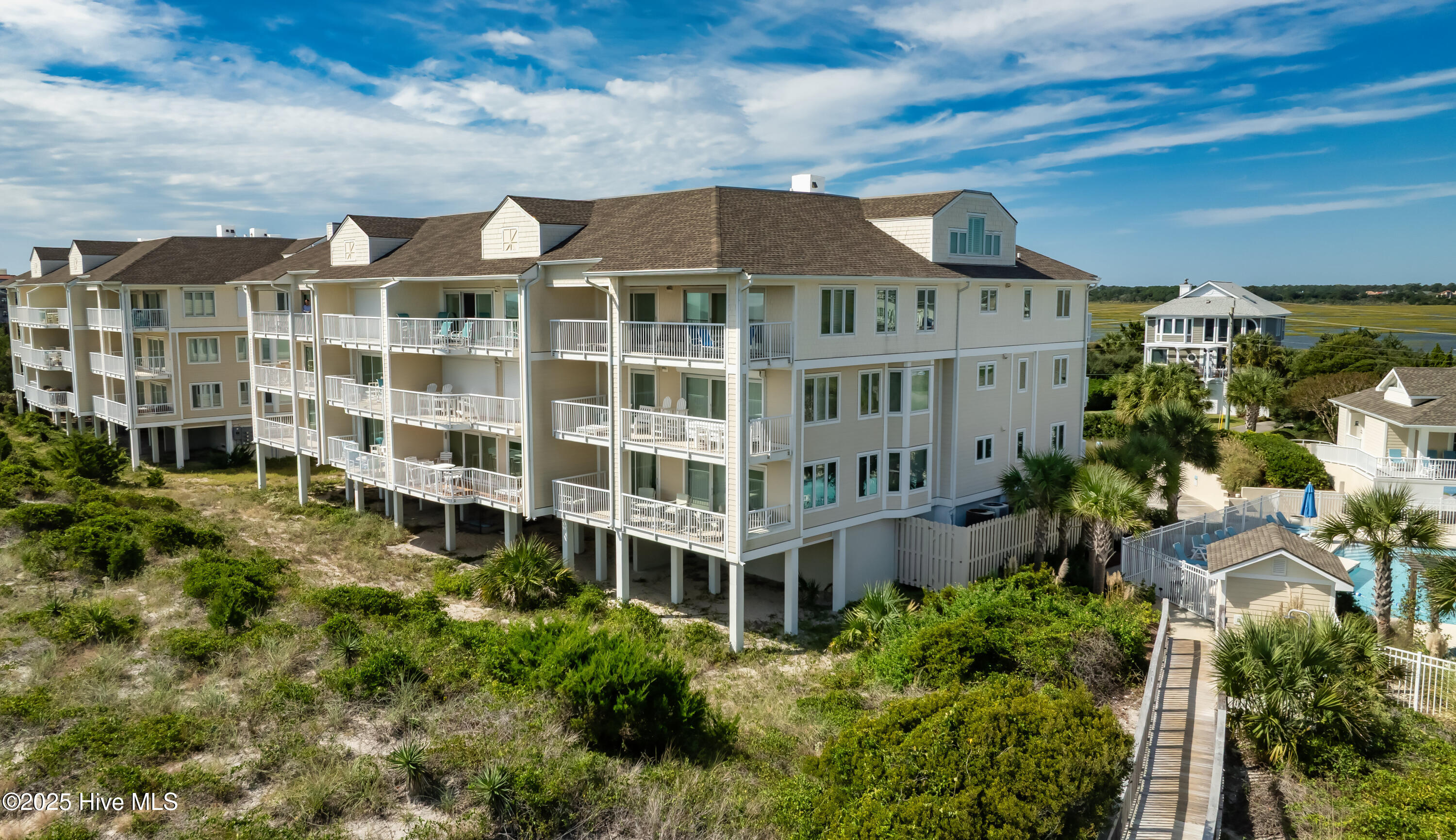 100535604 | Photo 69